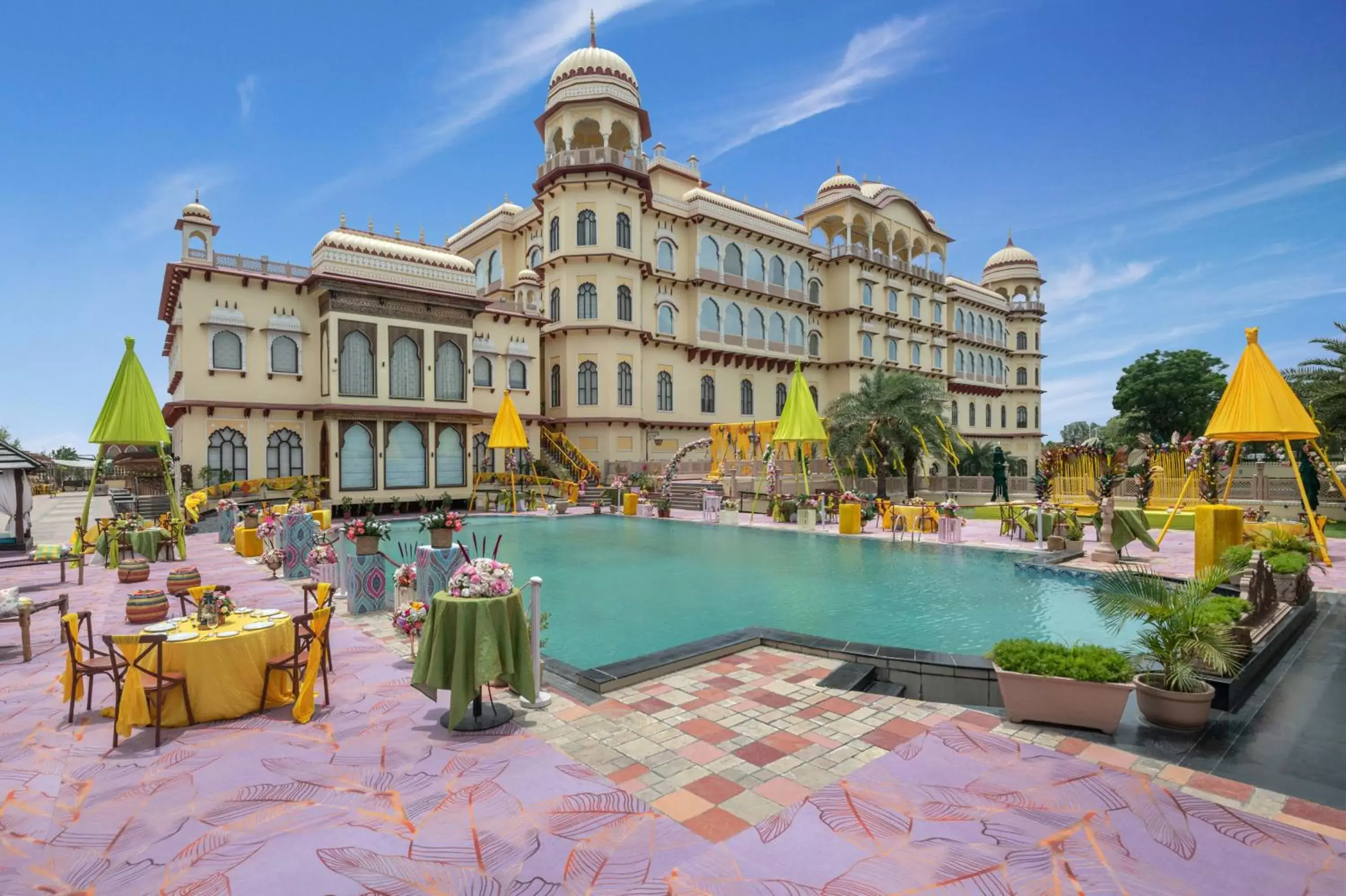 Dining area, Swimming Pool in Noormahal Palace Hotel