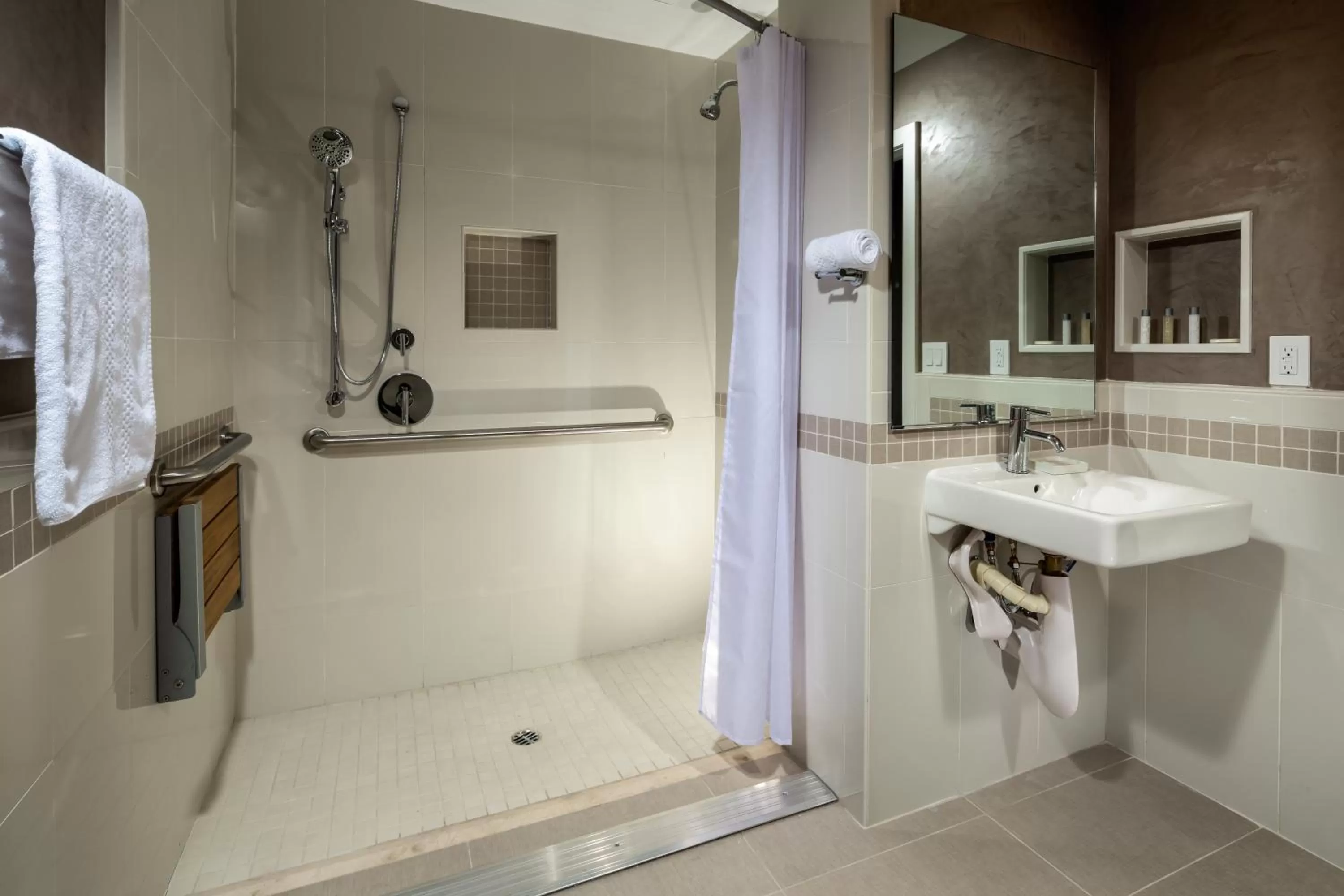 Bathroom in Hotel Aventura