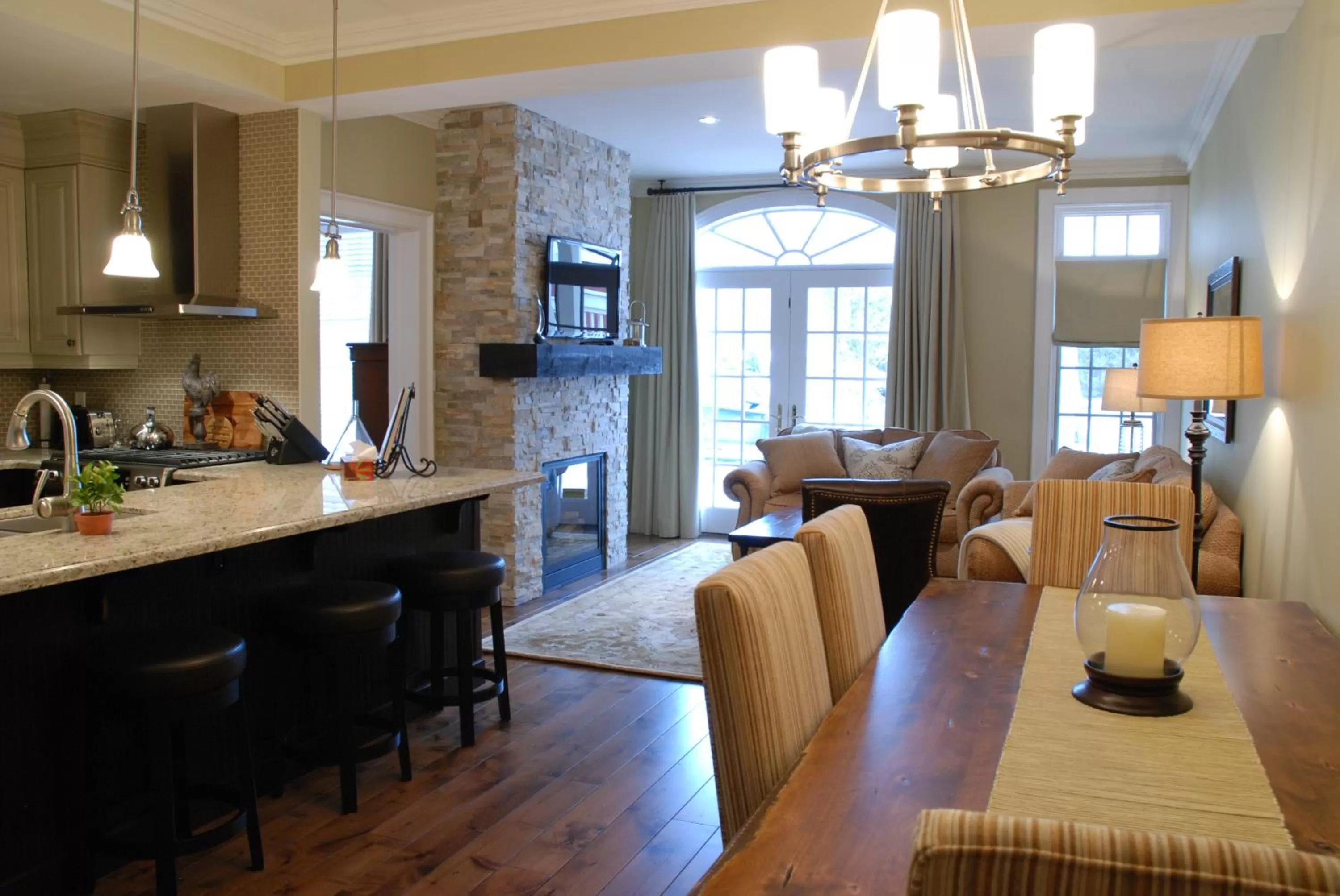 Kitchen or kitchenette in 124 on Queen Hotel & Spa