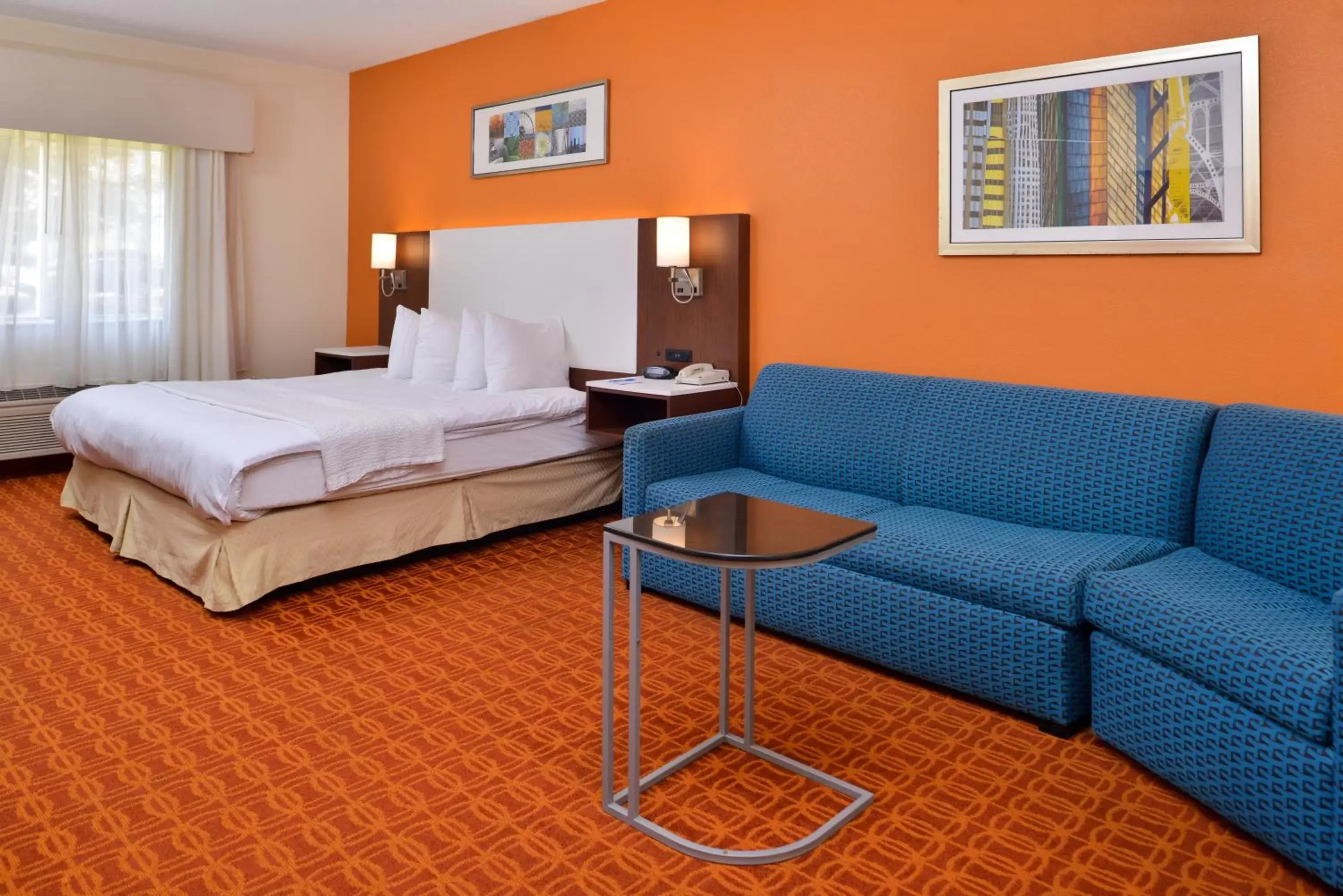 Photo of the whole room, Bed in SureStay Plus Hotel by Best Western Ottumwa