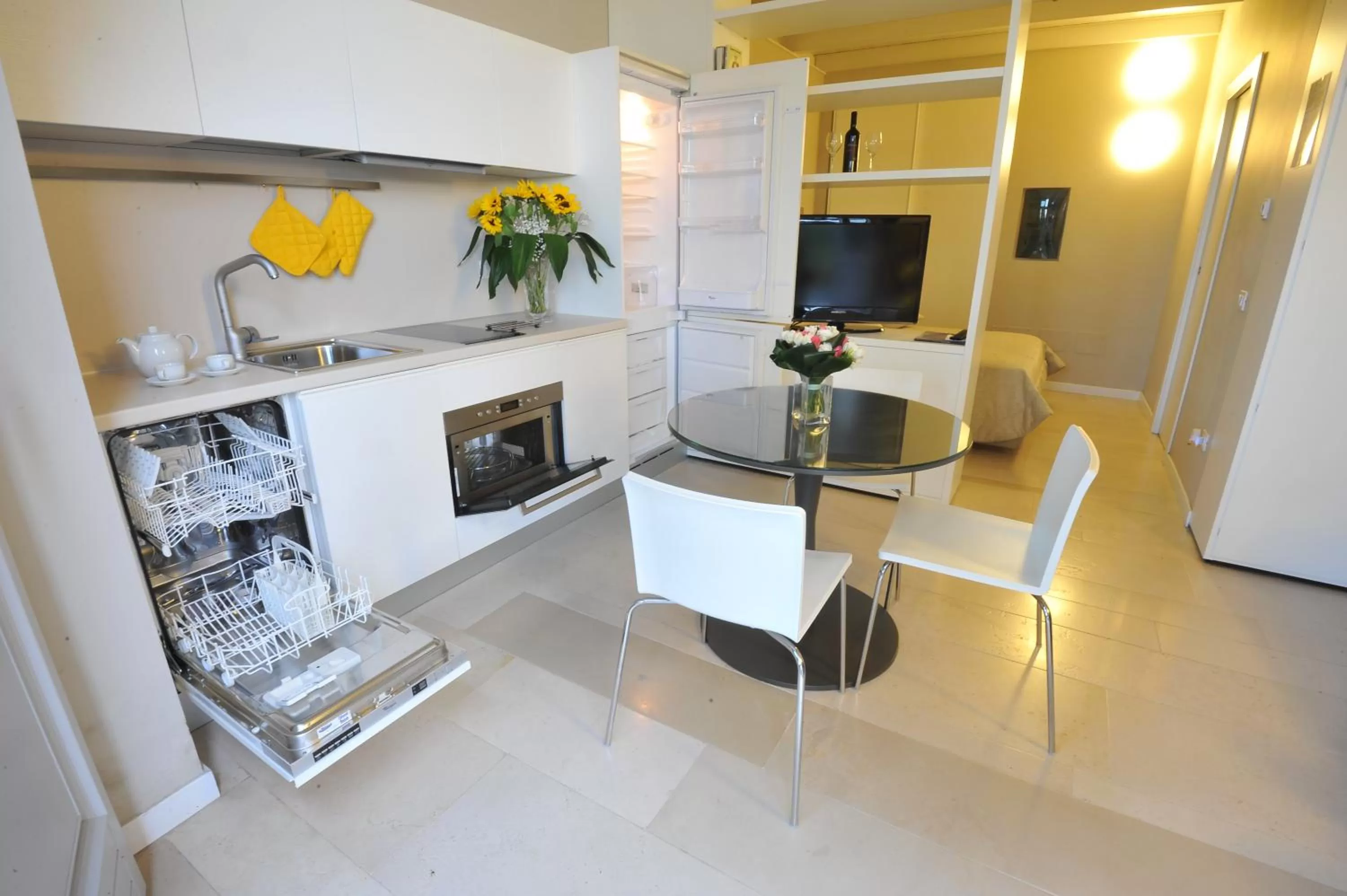 Kitchen or kitchenette in Villa Avellino Historic Residence