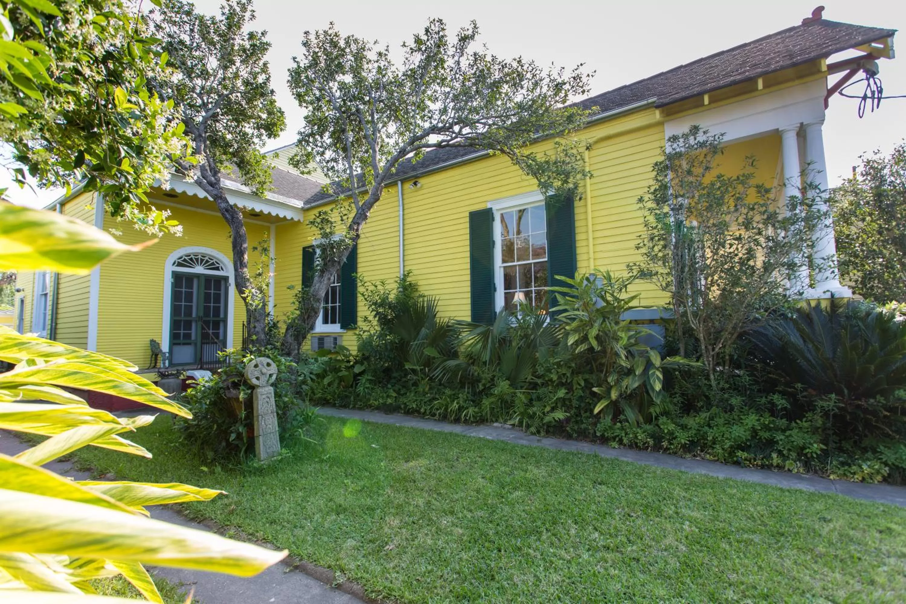 Facade/entrance, Property Building in Auld Sweet Olive Bed and Breakfast