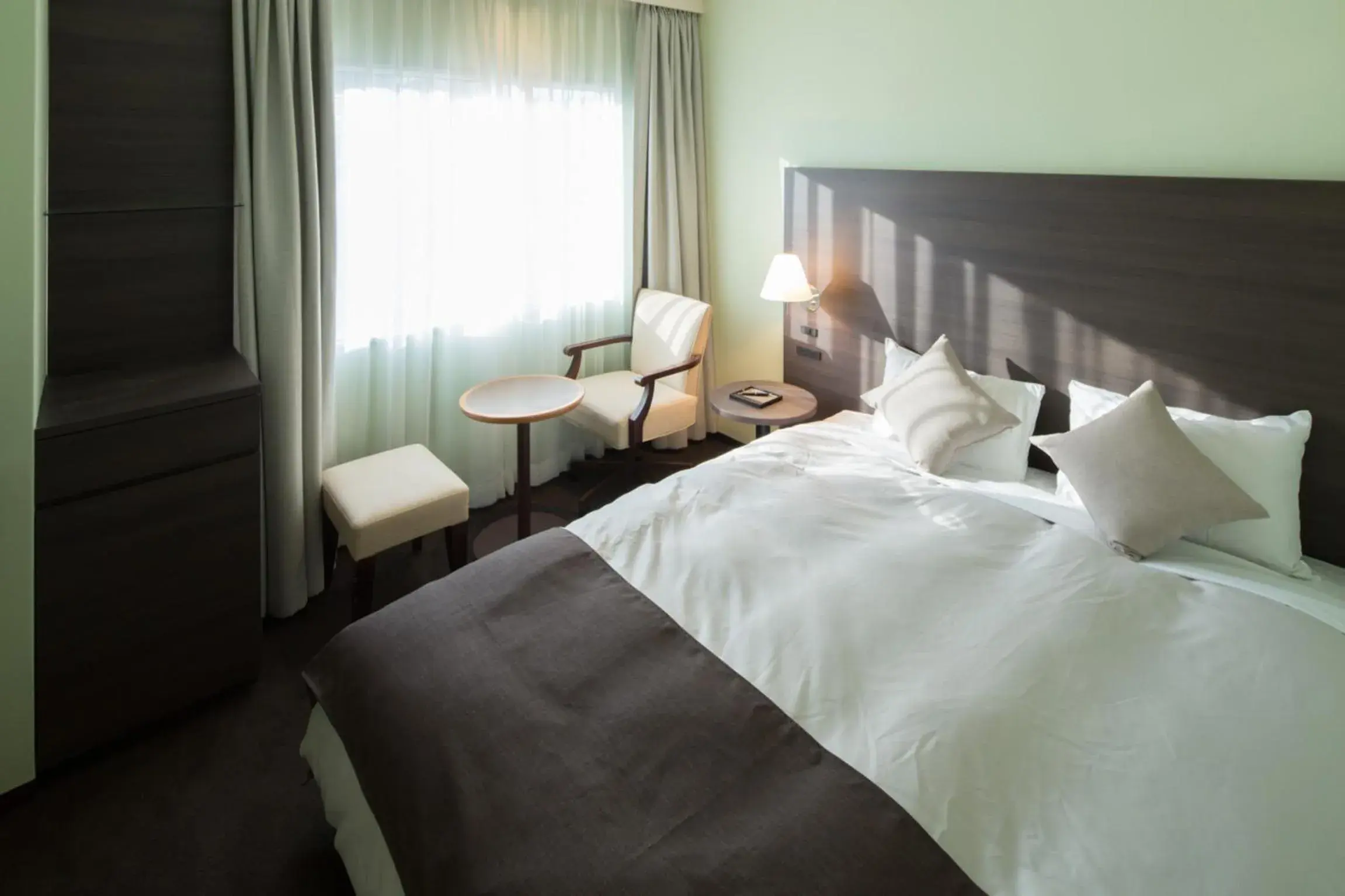 Photo of the whole room, Bed in Ginza Grand Hotel