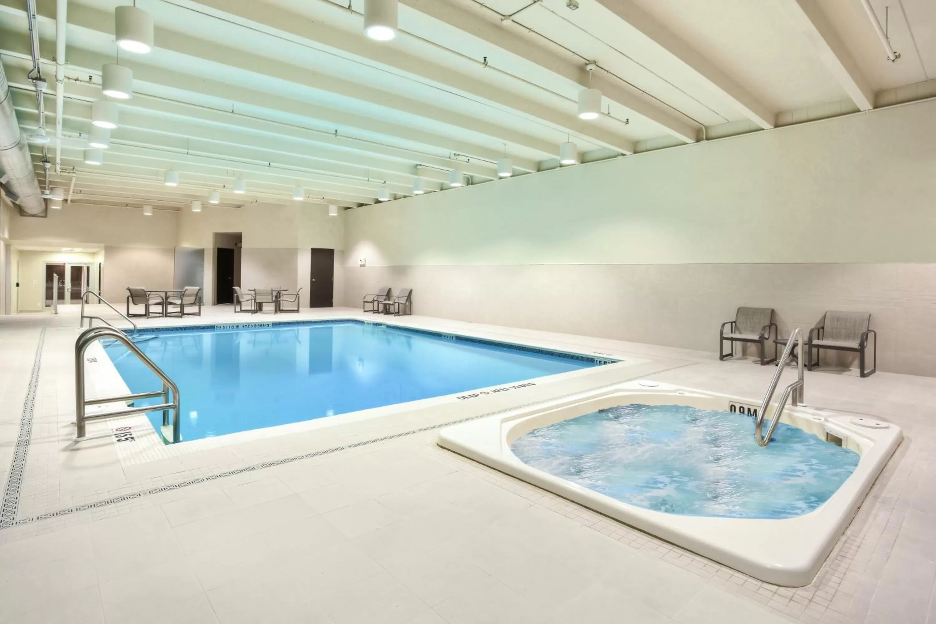 Swimming pool in Holiday Inn Express - Sault Ste. Marie by IHG