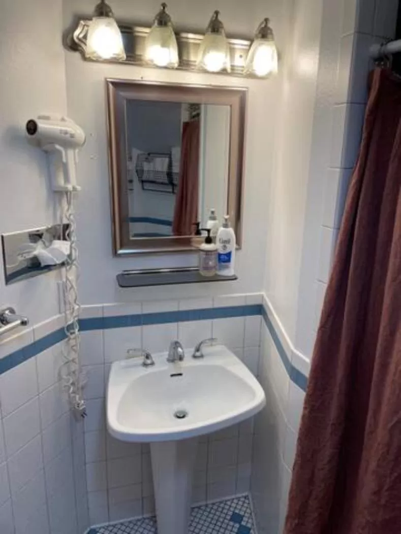 Bathroom in Goldsmith's River Front Inn