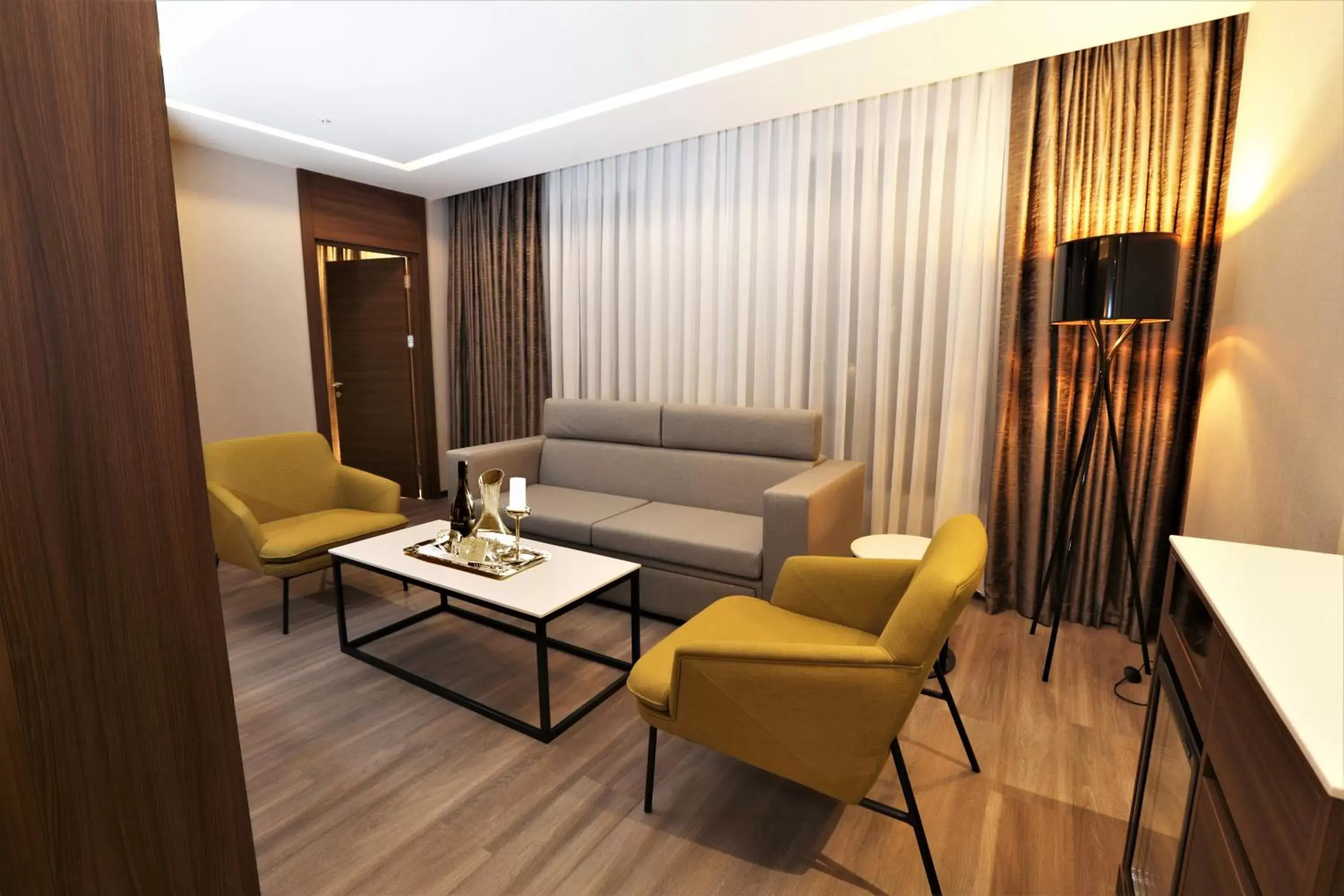 Living room, Seating Area in Limak Skopje Luxury Hotel