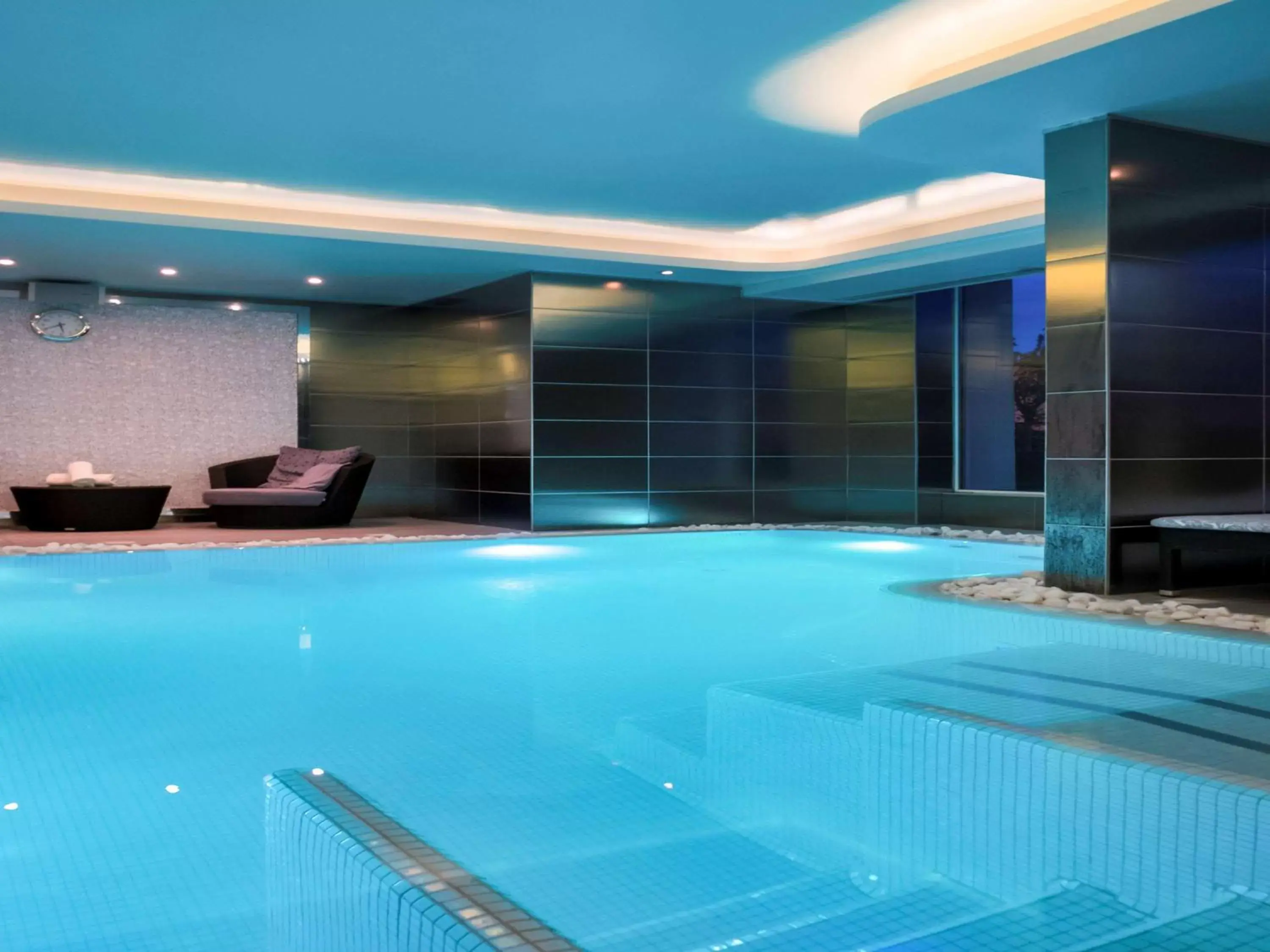 Spa and wellness centre/facilities, Swimming Pool in Sofitel Marseille Vieux-Port