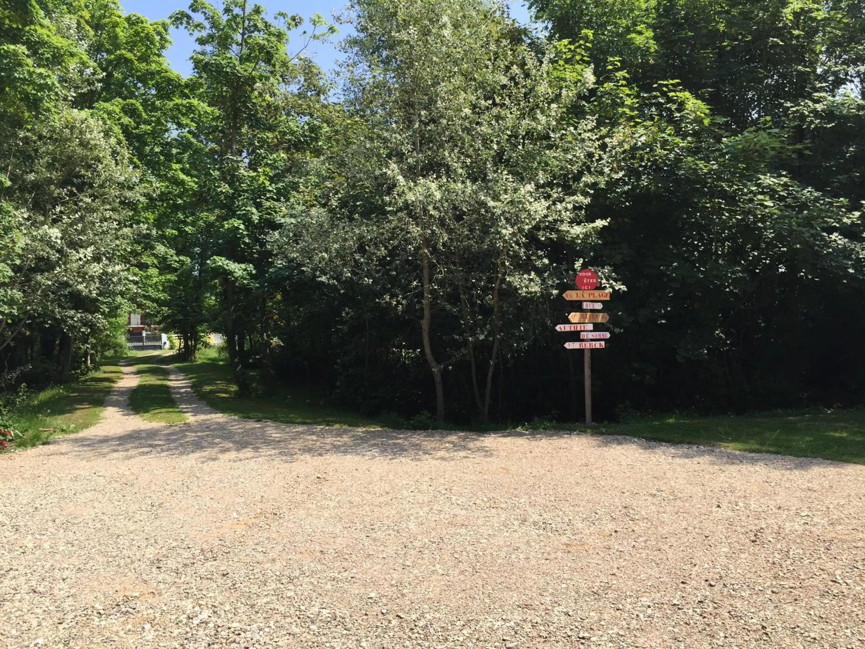 Area and facilities in La Caronnière