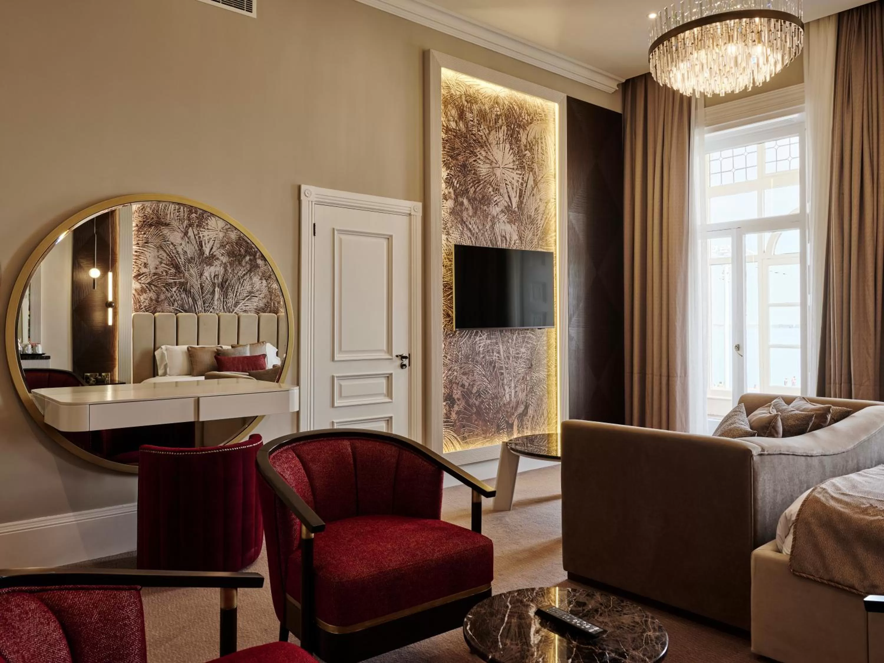 Seating area, Bed in Best Western Premier Dover Marina Hotel & Spa