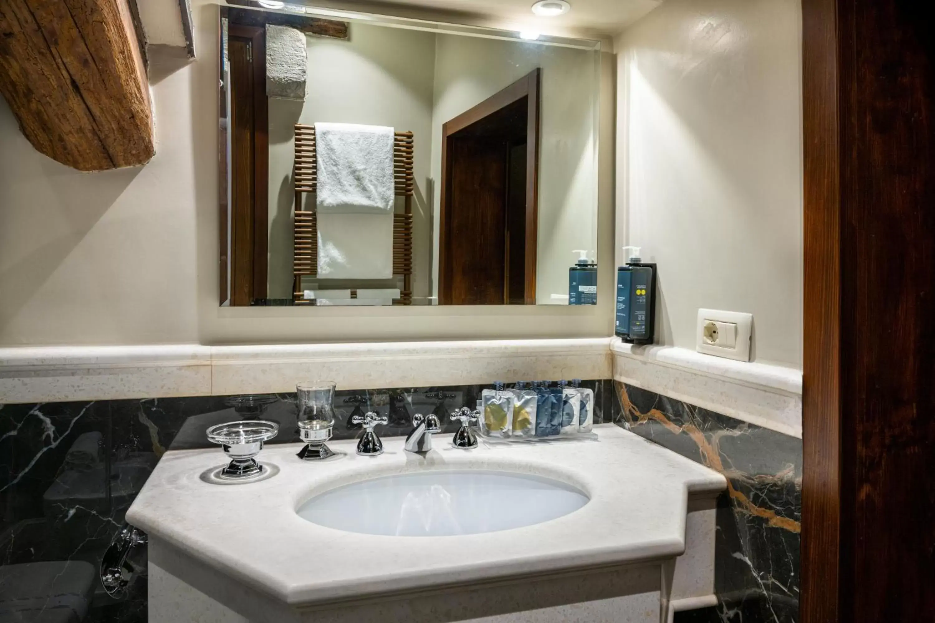 Bathroom in Hotel Palazzo Priuli