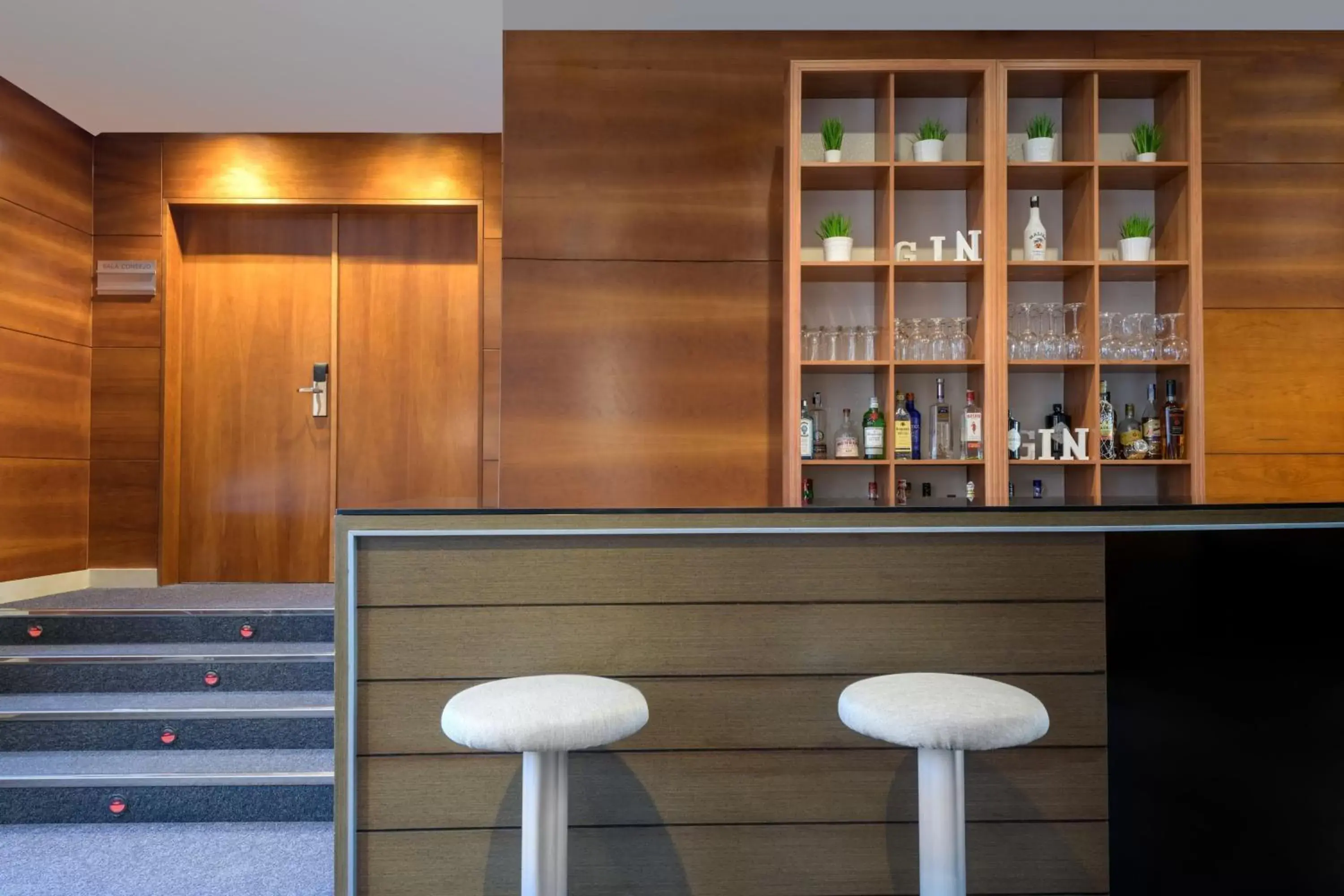 Lounge or bar in AC Hotel Palencia by Marriott