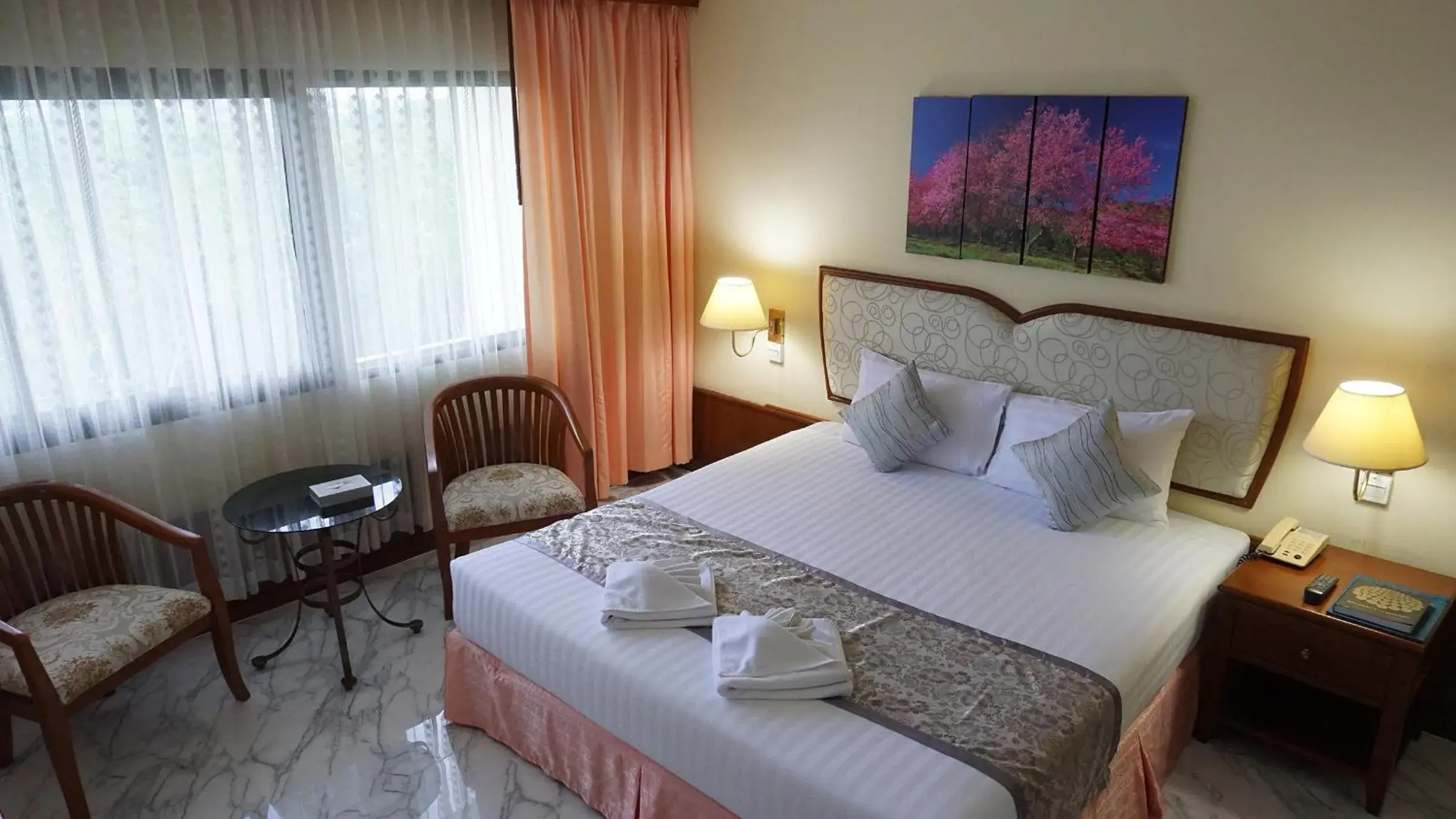 Photo of the whole room, Bed in Wattana Park Hotel