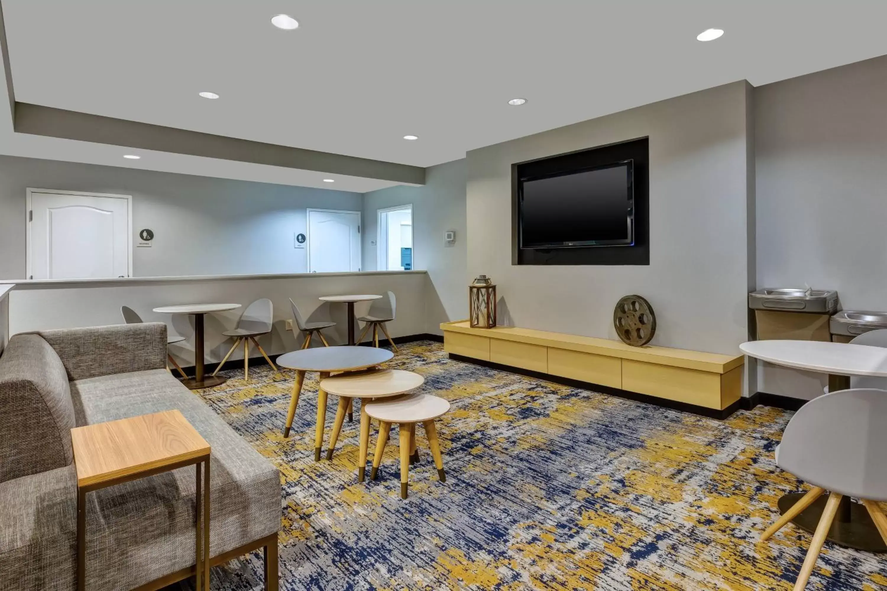 Lobby or reception in TownePlace Suites by Marriott Nashville Airport
