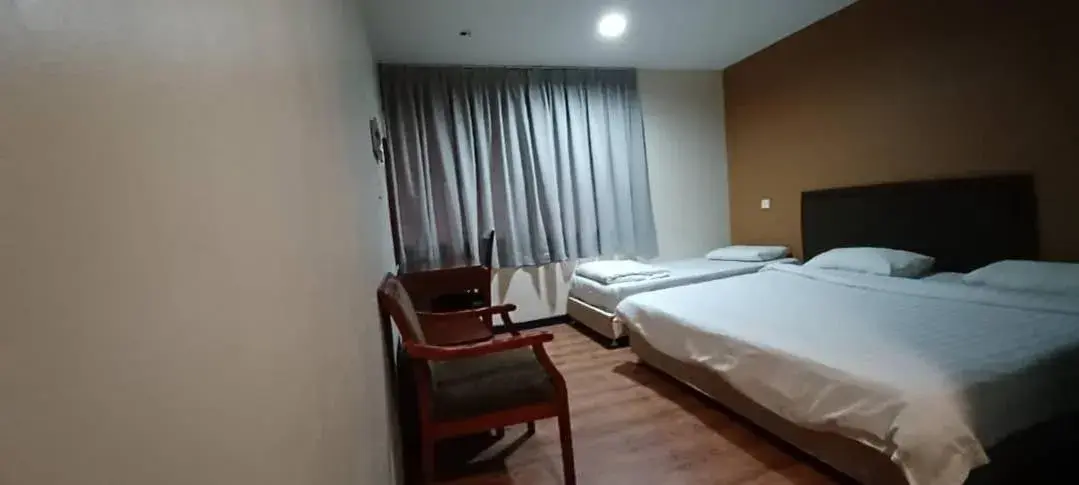 Bed in Hotel Sadong 88