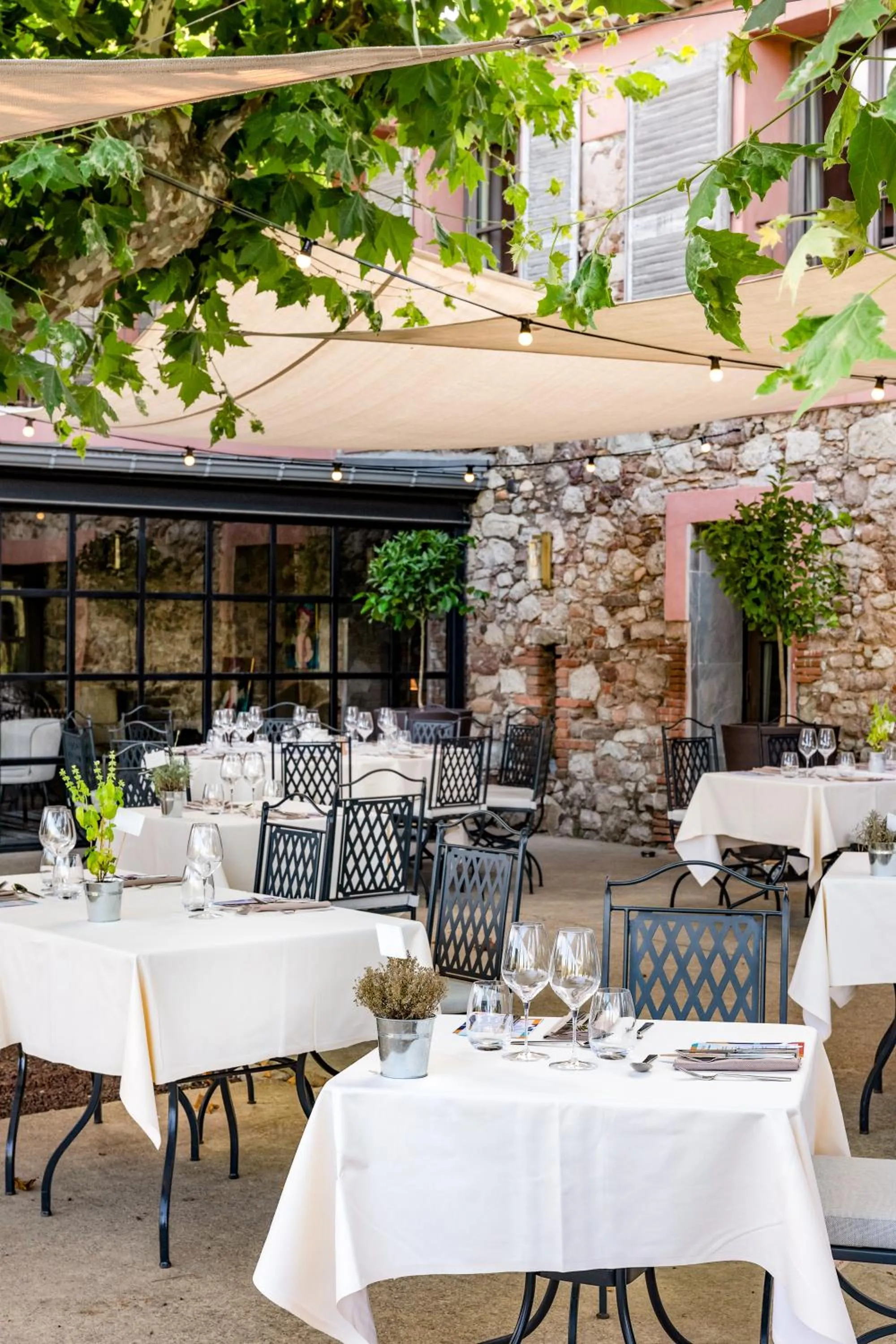 Restaurant/places to eat in La Bastide Du Clos des Roses - Teritoria