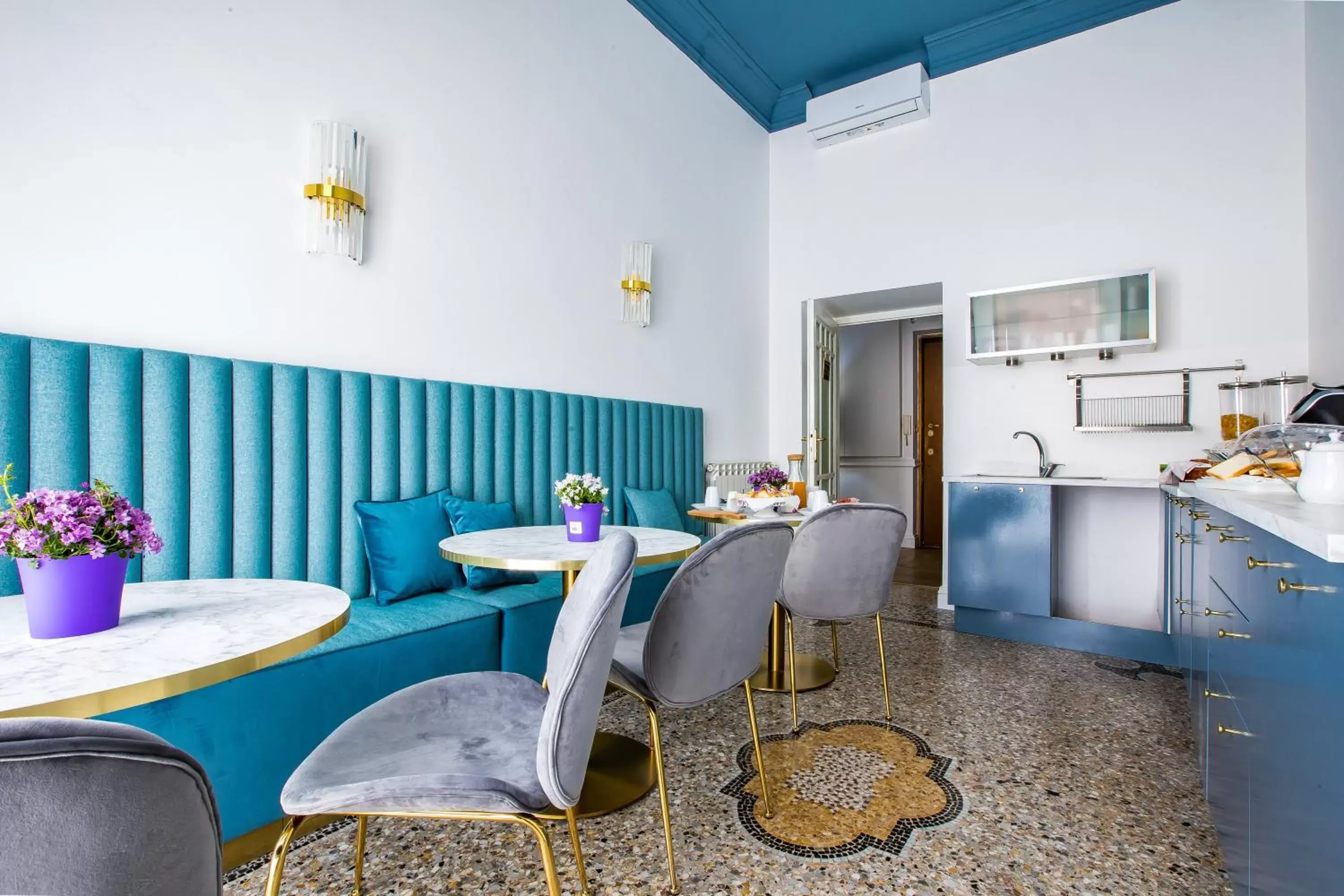 Seating area, Dining Area in Hold Rome - Luxury Suites