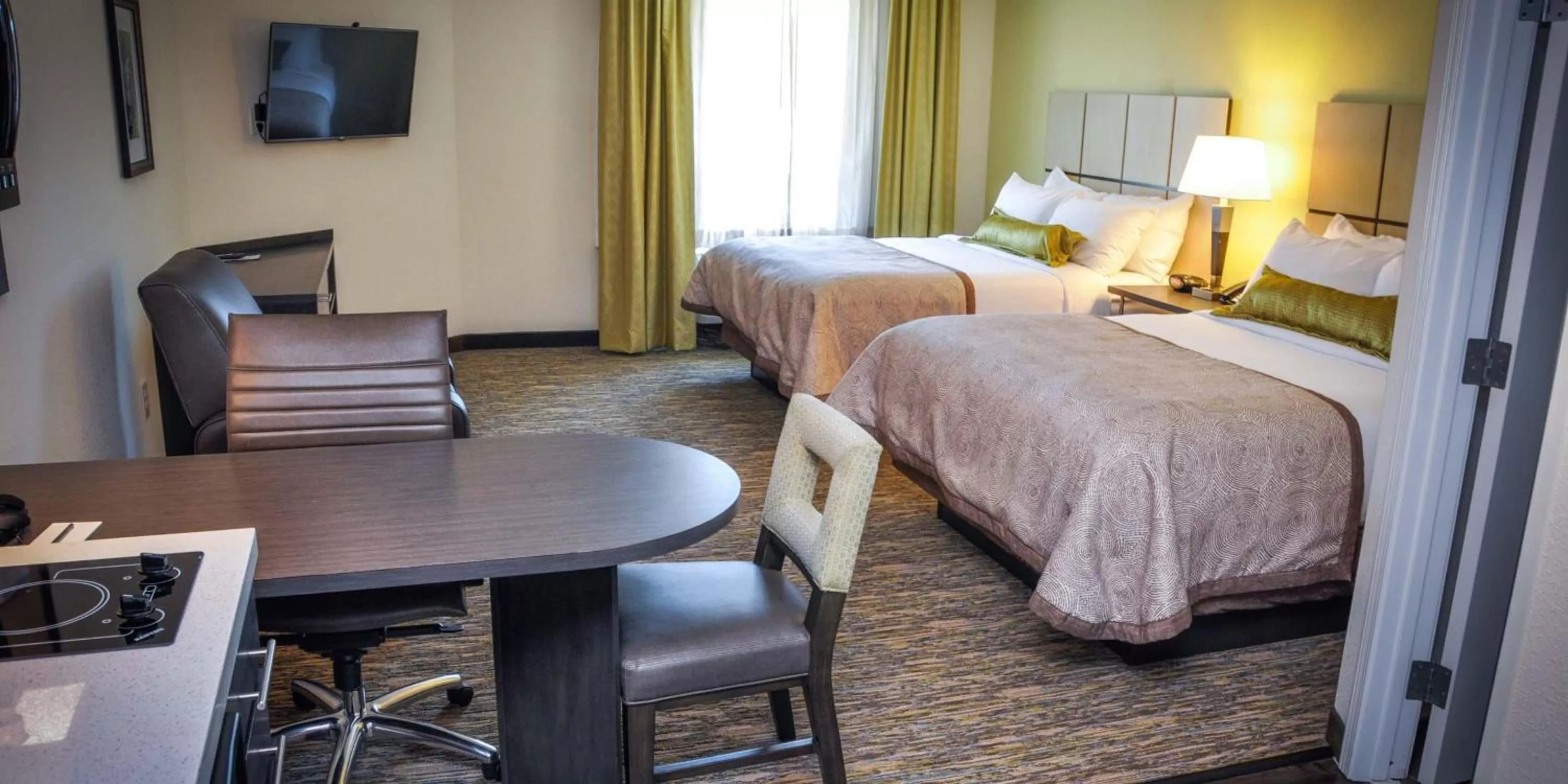 Photo of the whole room, Bed in Candlewood Suites Pearl by IHG