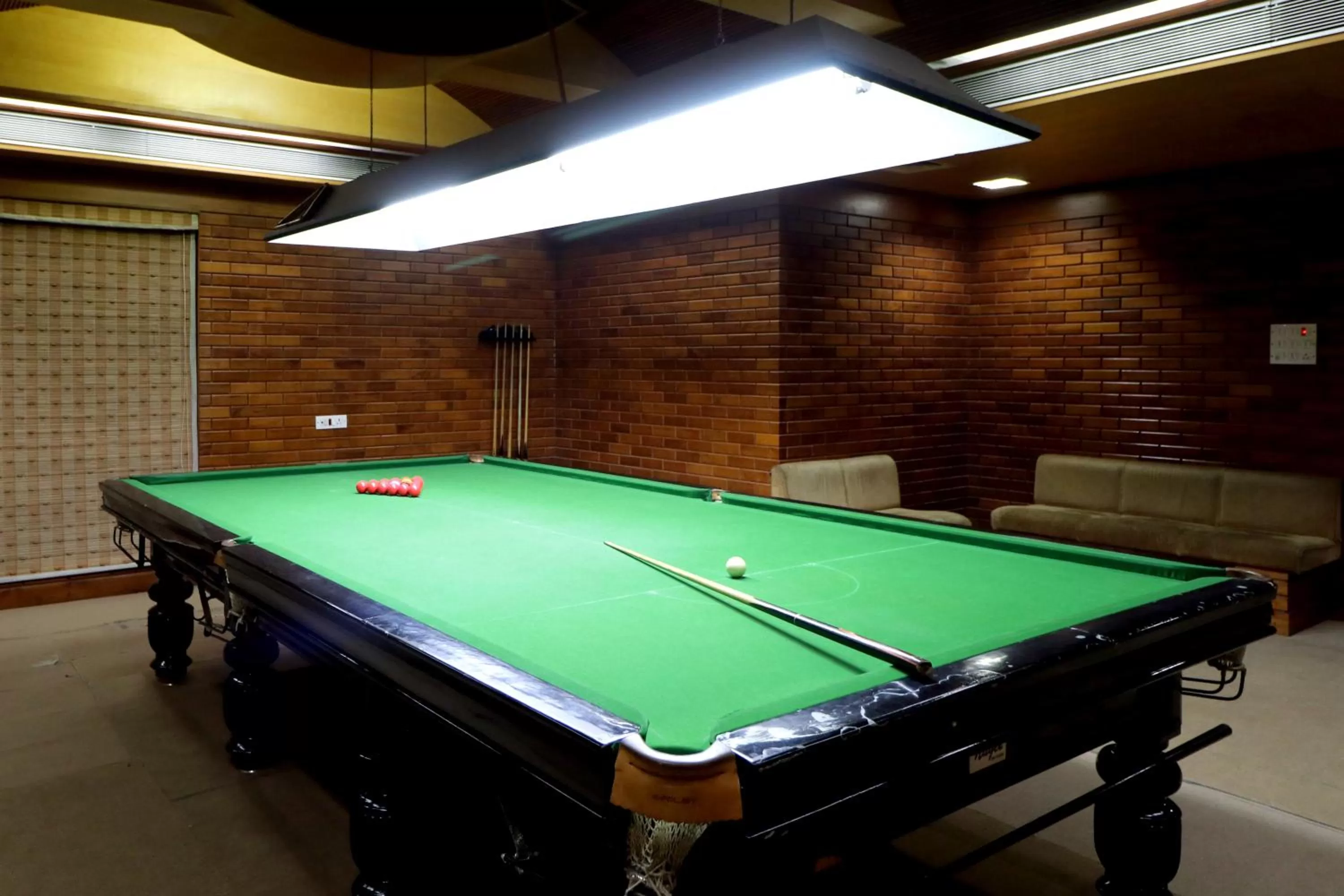 Billiard in Hotel AGC