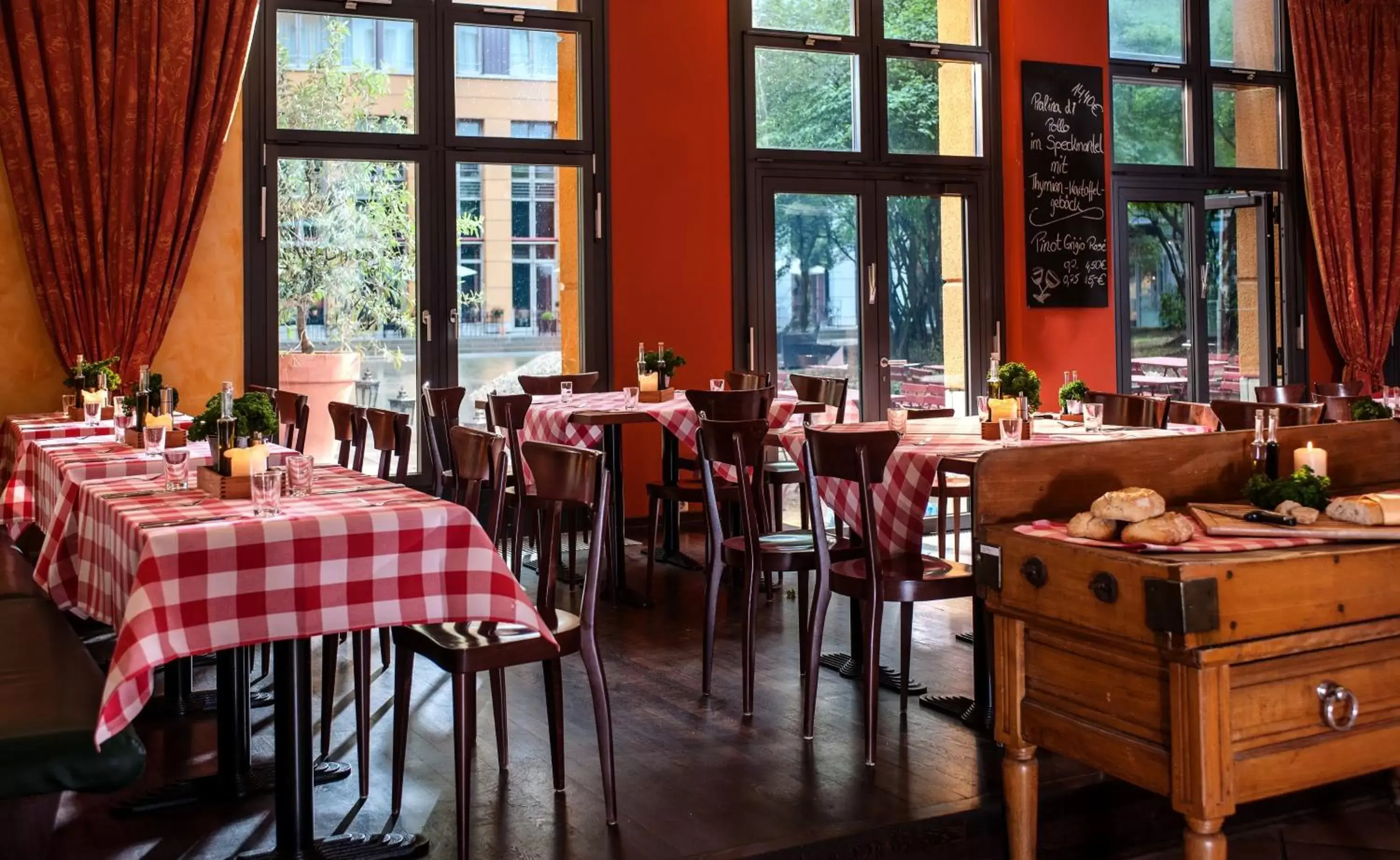 Restaurant/places to eat in Hotel Elbflorenz Dresden Restaurant/places to eat in Hotel Elbflorenz Dresden