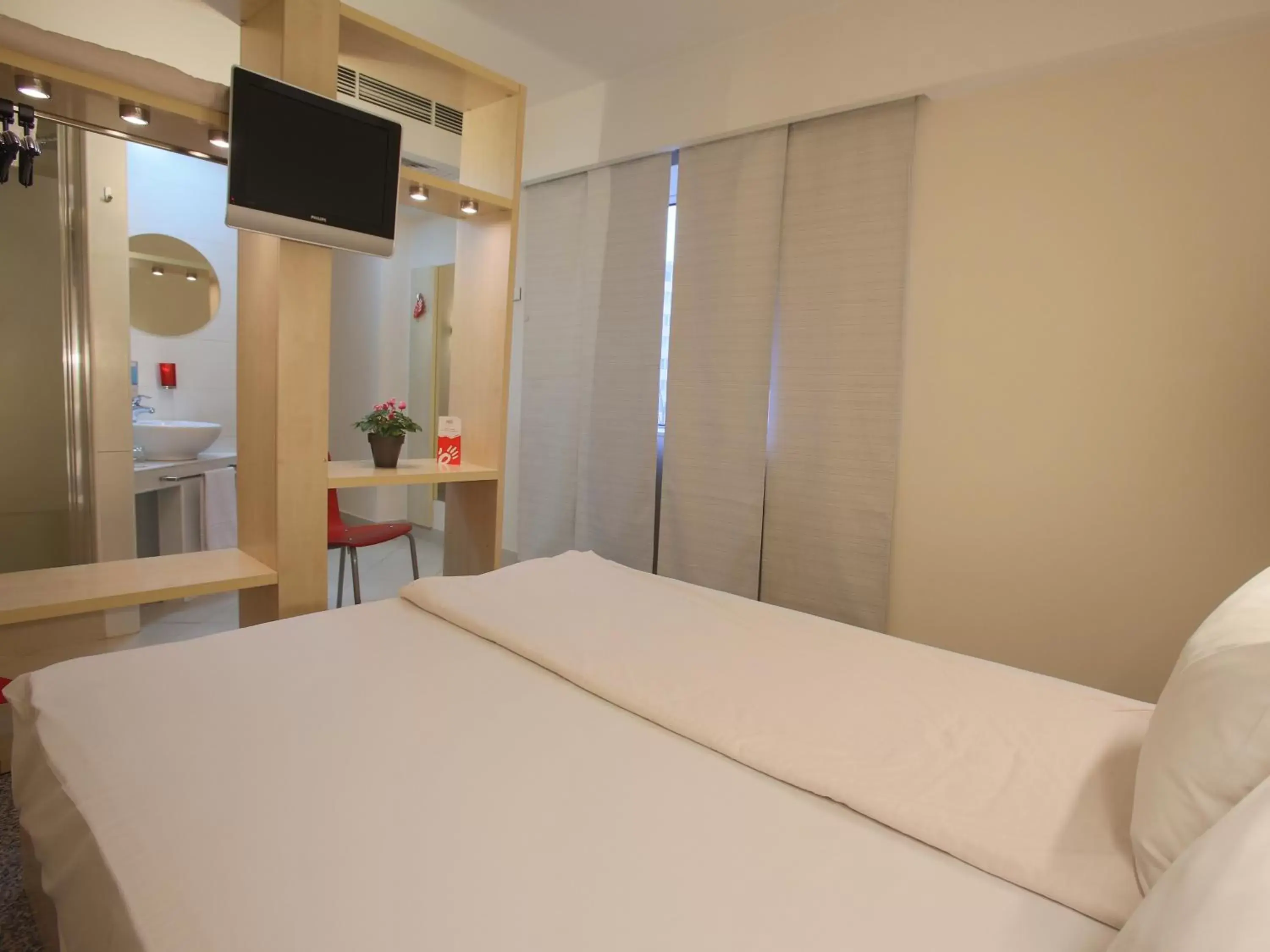 TV and multimedia, Bed in Hello Hotels Gara de Nord