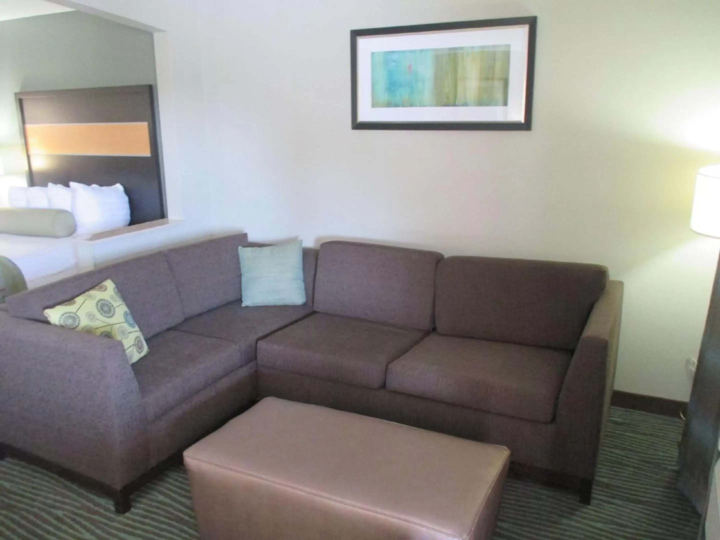 Photo of the whole room, Seating Area in Best Western Executive Suites