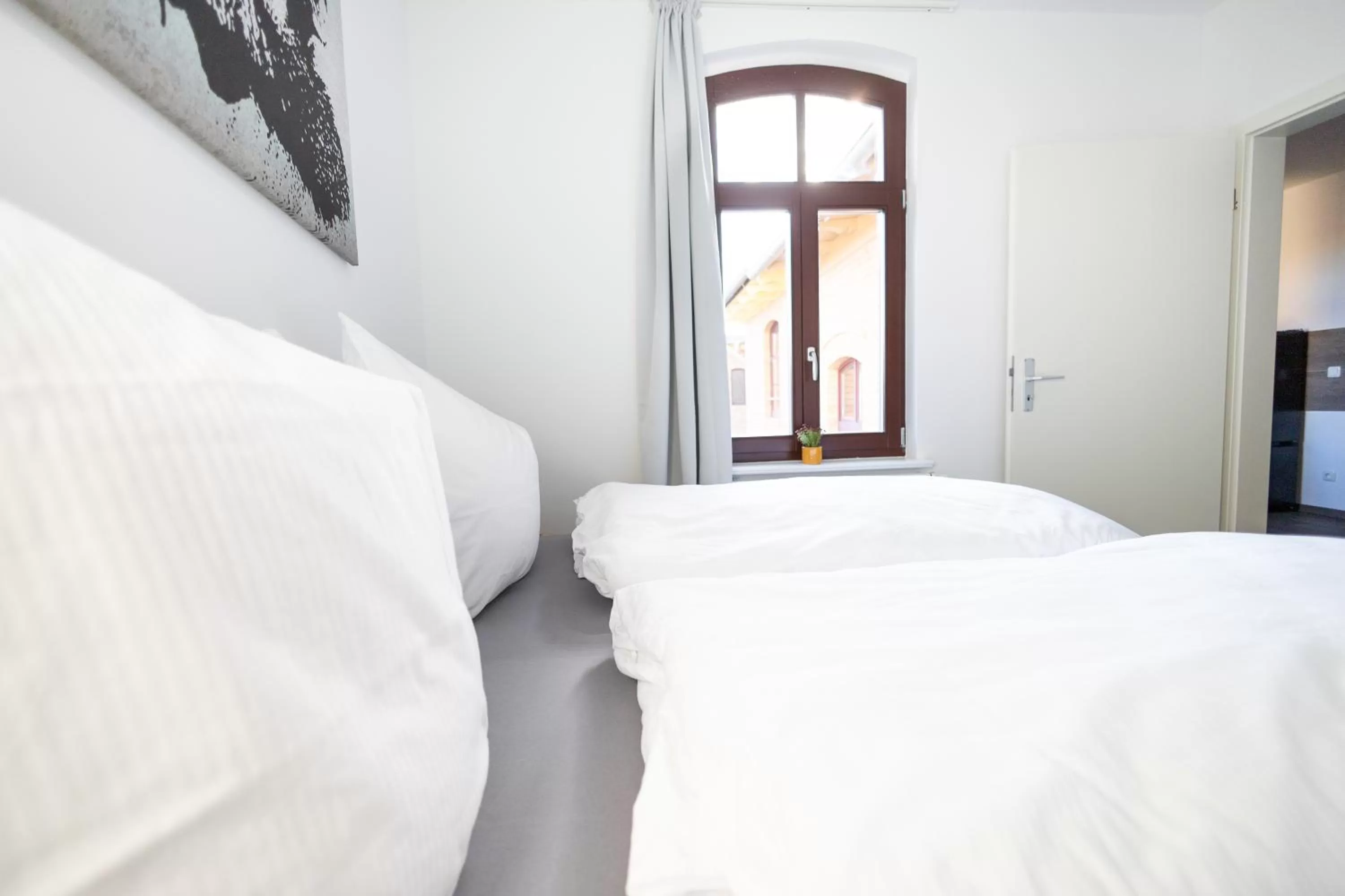 Bed in Apartments am Neuen Theater - Altstadt - Zentral - Küche - Wifi - Powered by Ko-Living