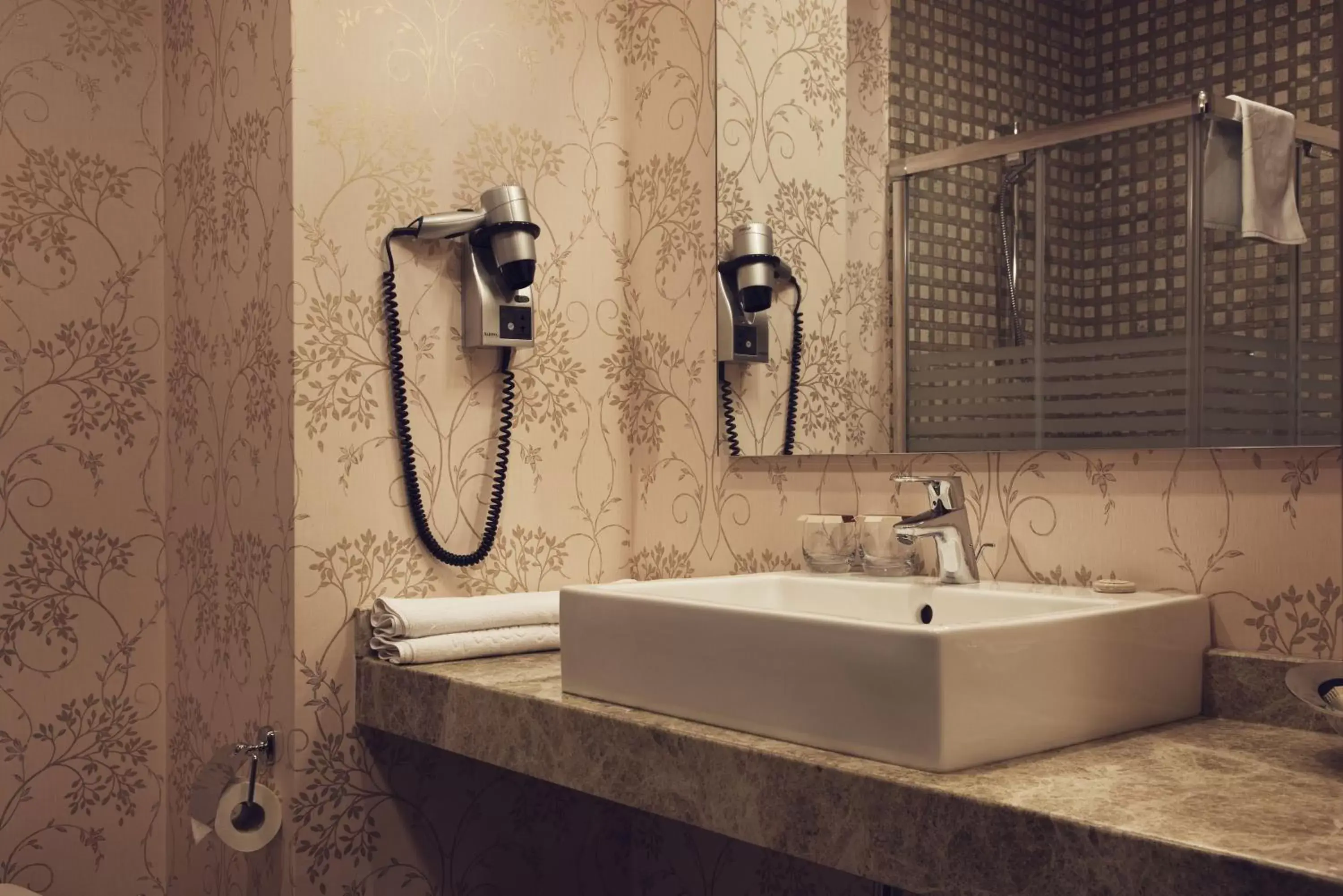 Shower, Bathroom in Hotel Suadiye