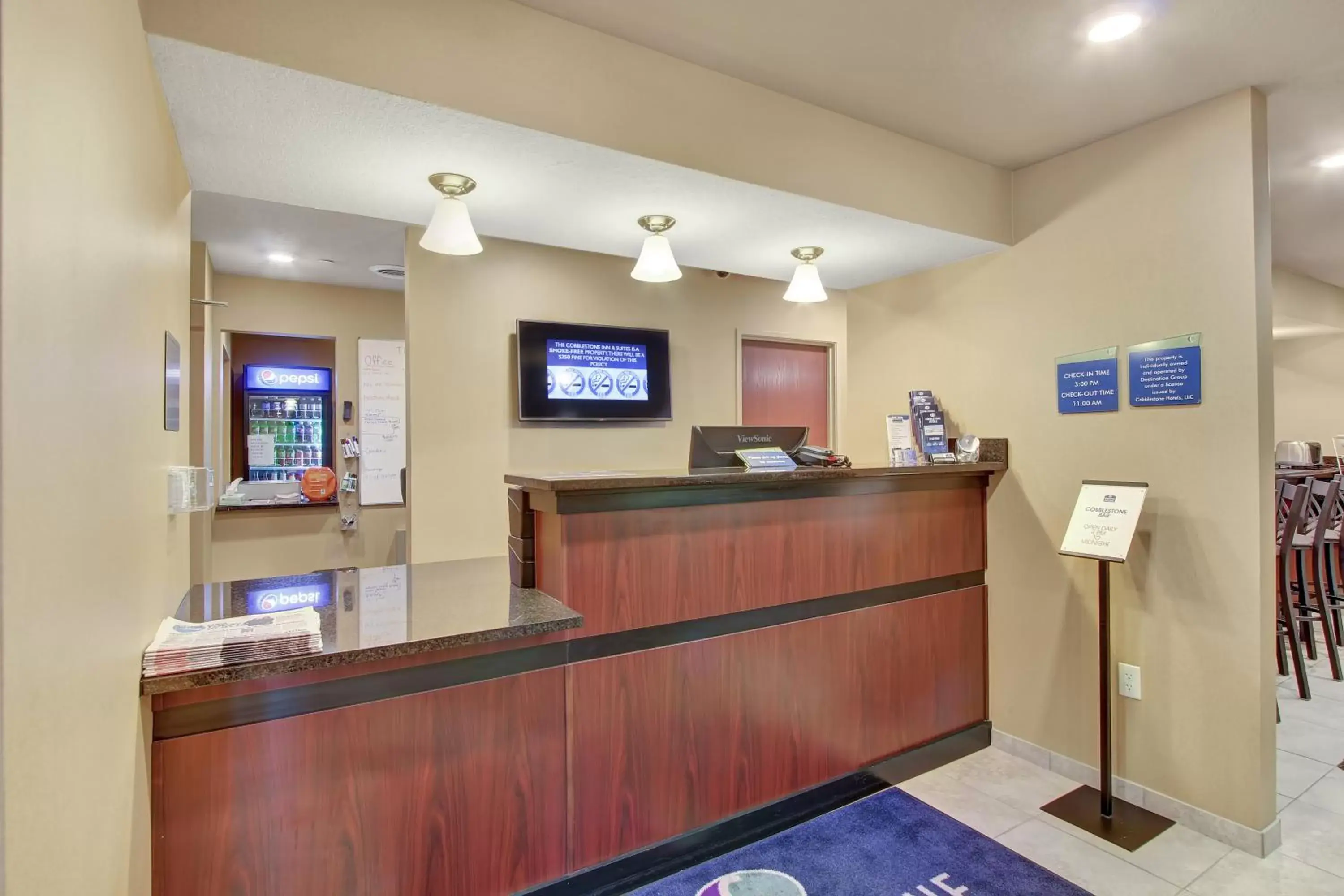 Lobby/Reception in Cobblestone Hotel & Suites - Waynesboro