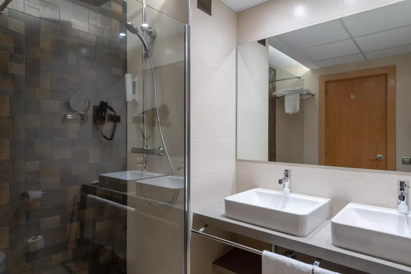 Toilet, Bathroom in Hotel Real