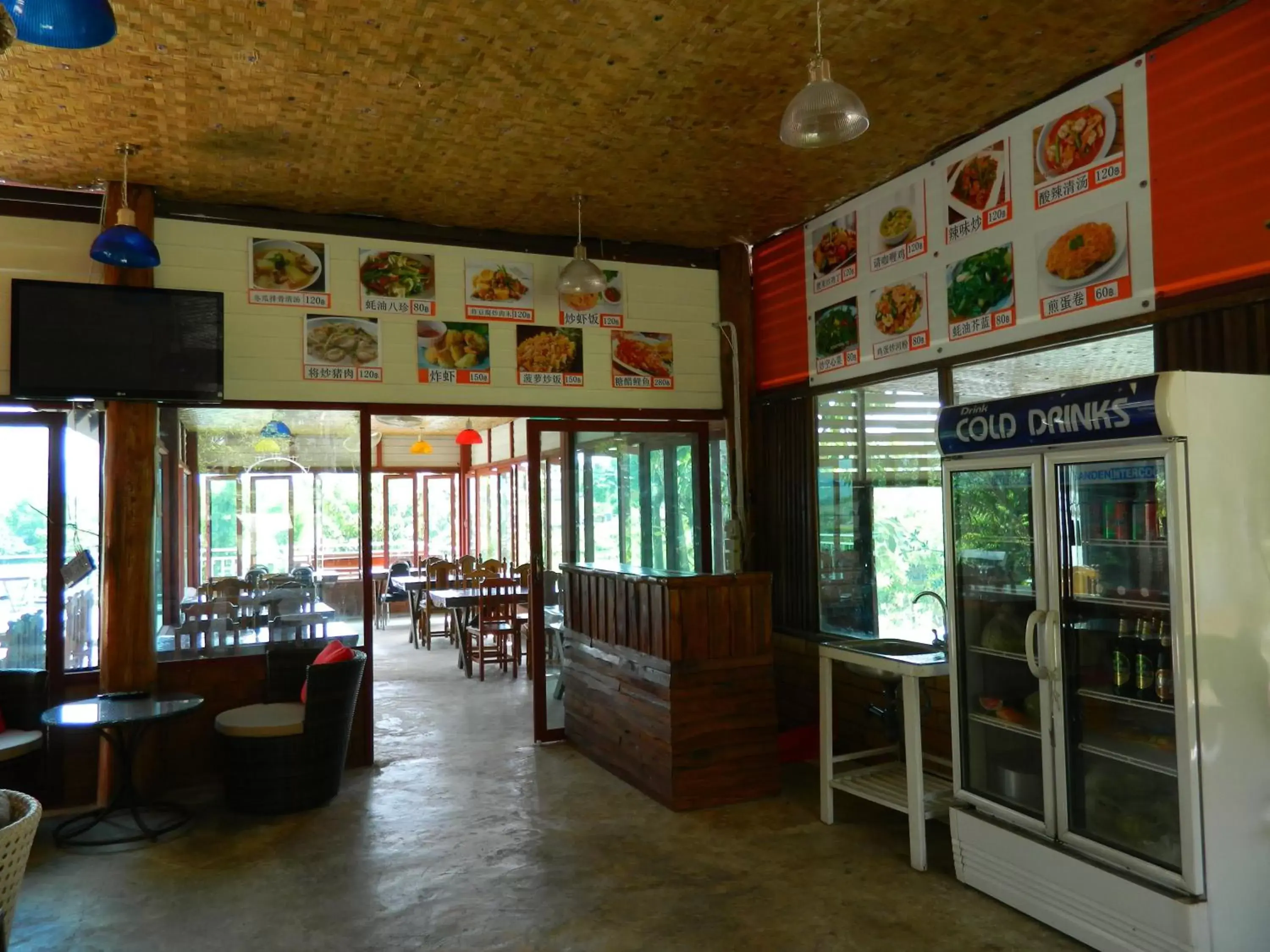 Seating area, Restaurant/Places to Eat in Pai Iyara Resort