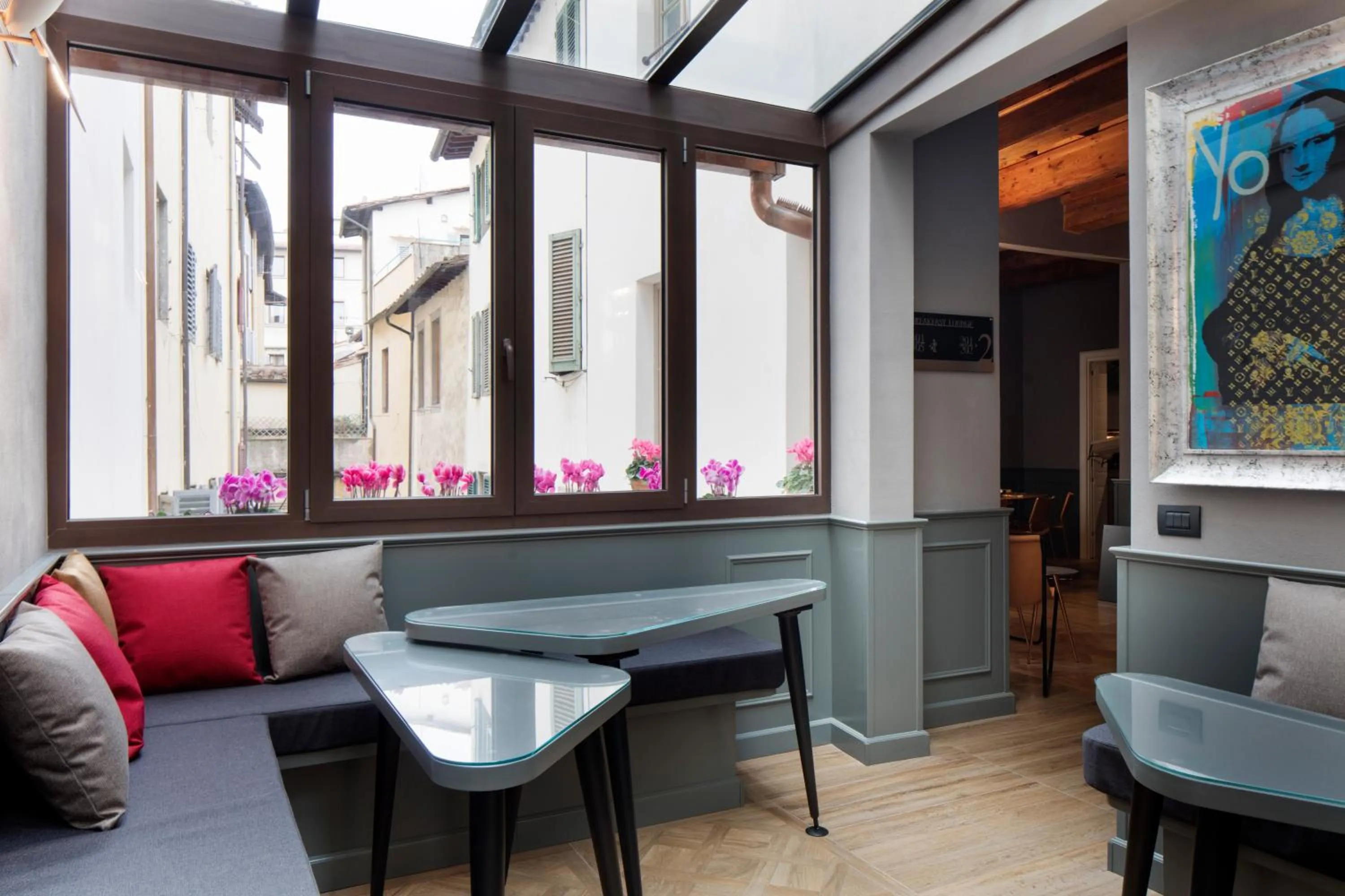 Buffet breakfast in The Frame Hotel