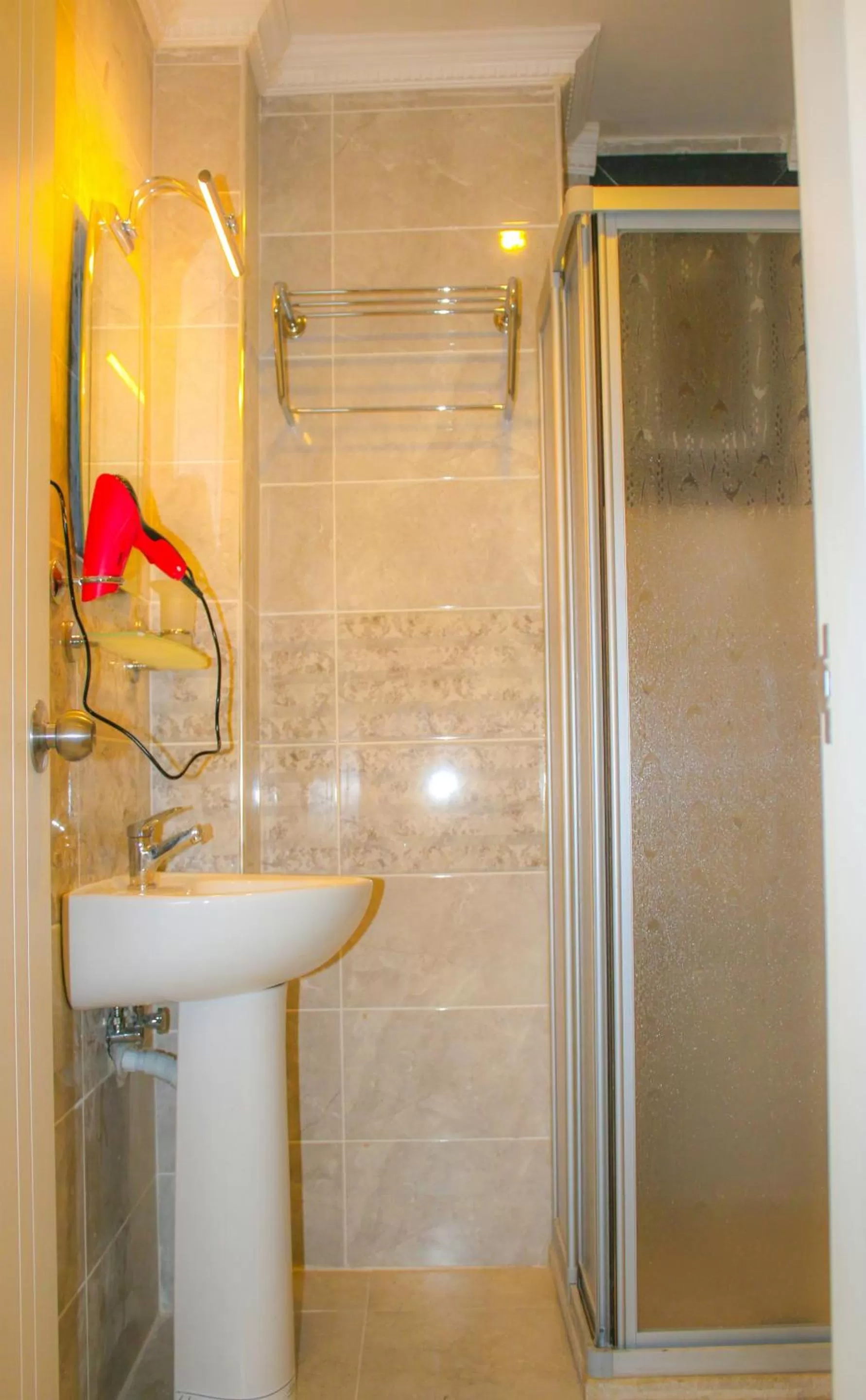 Deluxe Double Room in Deluxe Newport Hotel - Old City