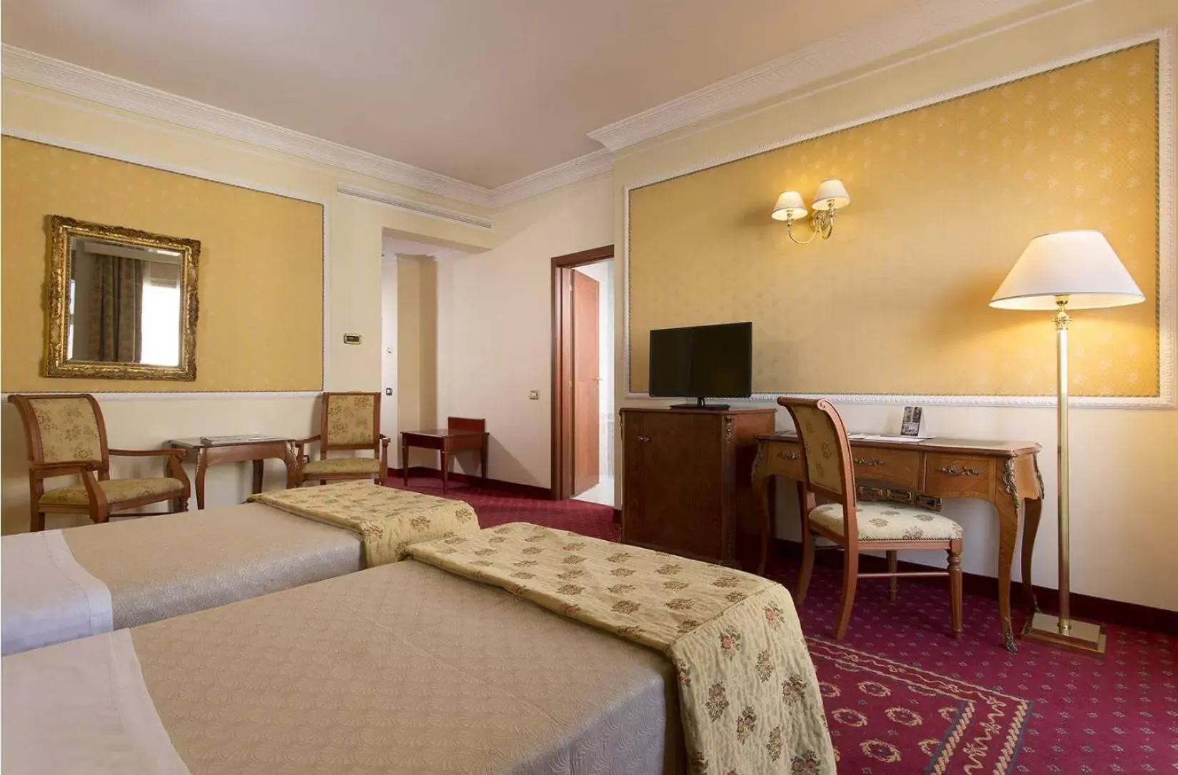 Bedroom, Bed in Grand Hotel Vanvitelli