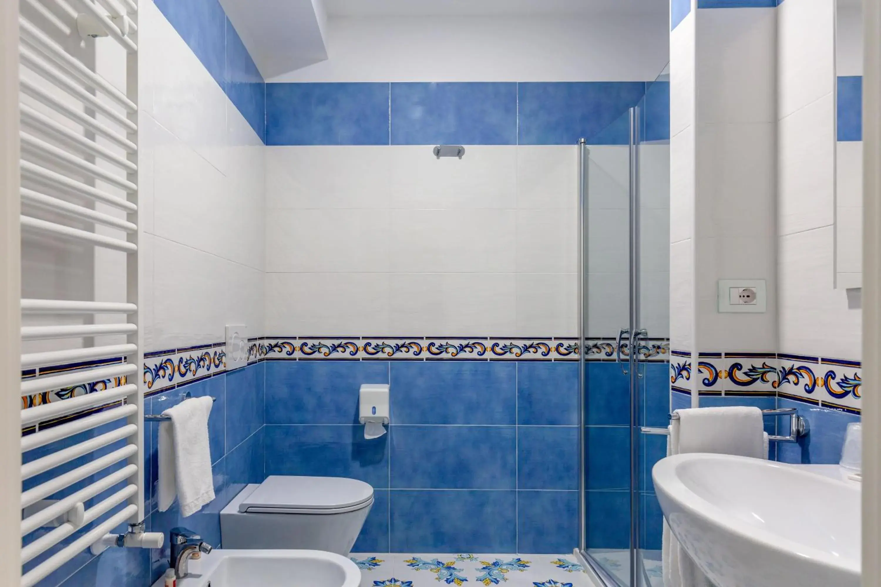 Toilet, Bathroom in Hotel Giosue' a mare