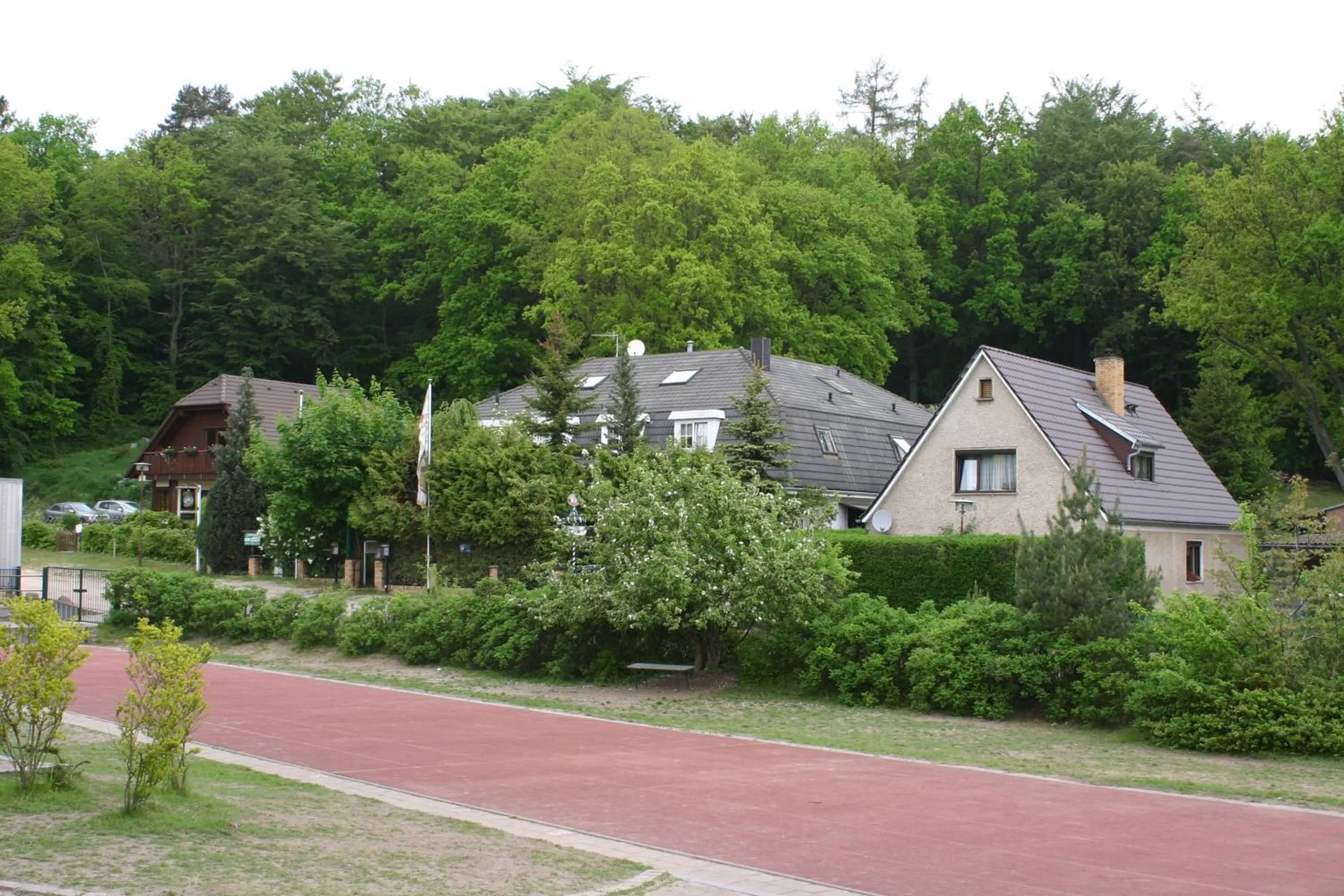 Facade/entrance in Hotel Forsthaus Sellin
