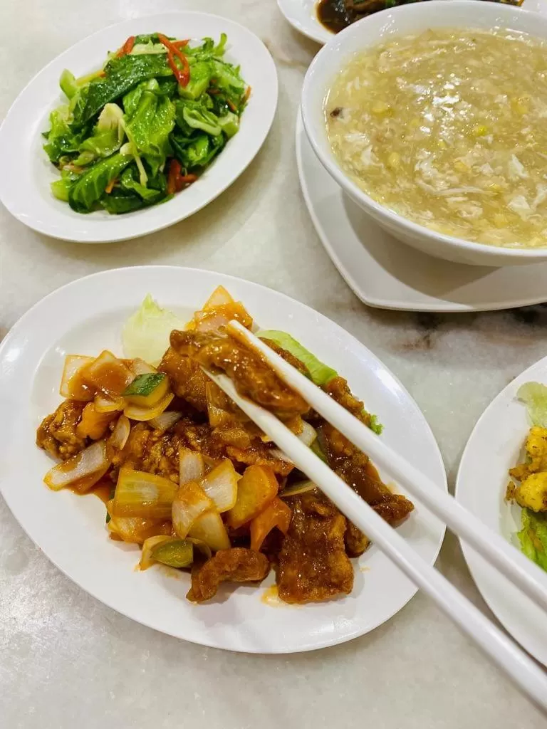 Restaurant/places to eat in Pantai Inn Kota Kinabalu