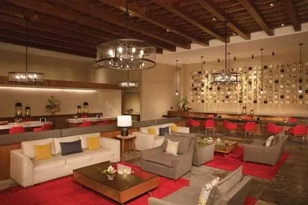 Lobby or reception, Lounge/Bar in Dreams Playa Mujeres Golf & Spa Resort - All Inclusive