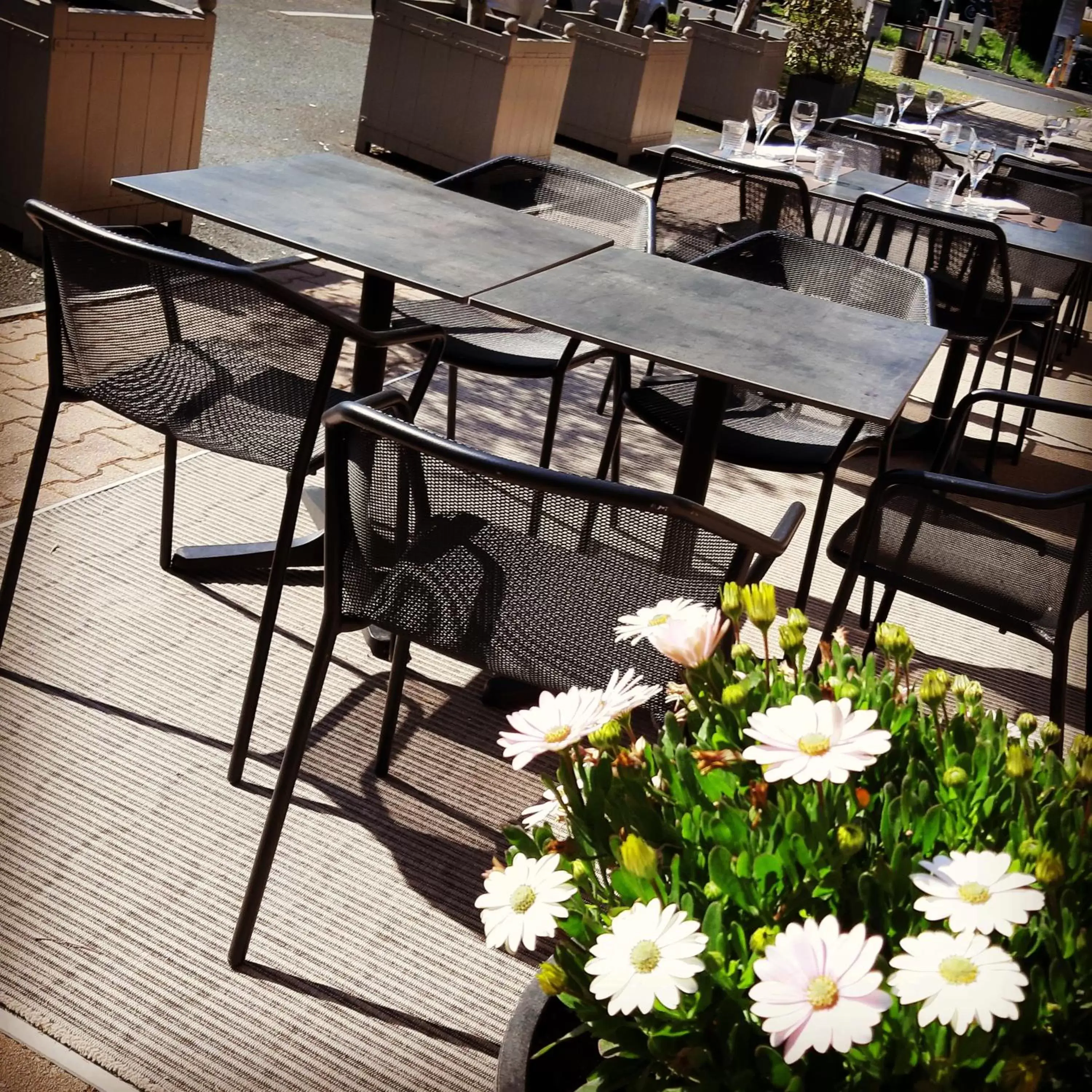 Patio in Sure Hotel by Best Western Châteauroux