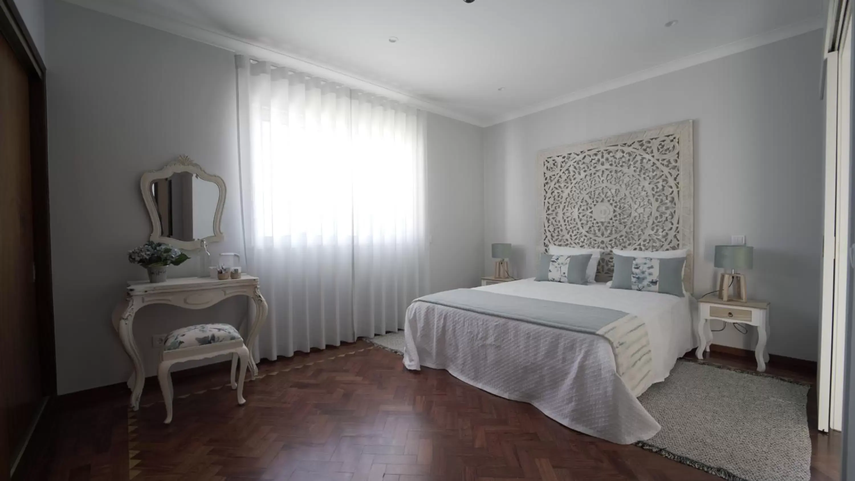 Photo of the whole room, Bed in Vila Milreu Guest House