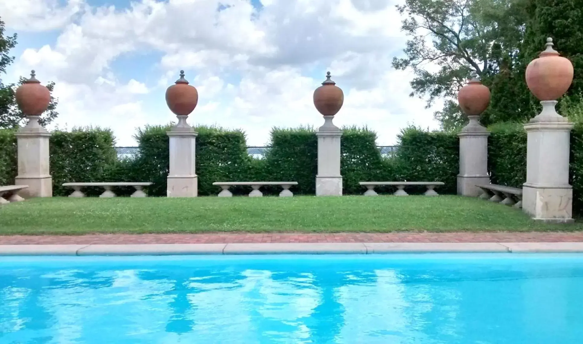 Swimming Pool in Geneva On The Lake Boutique Resort Hotel