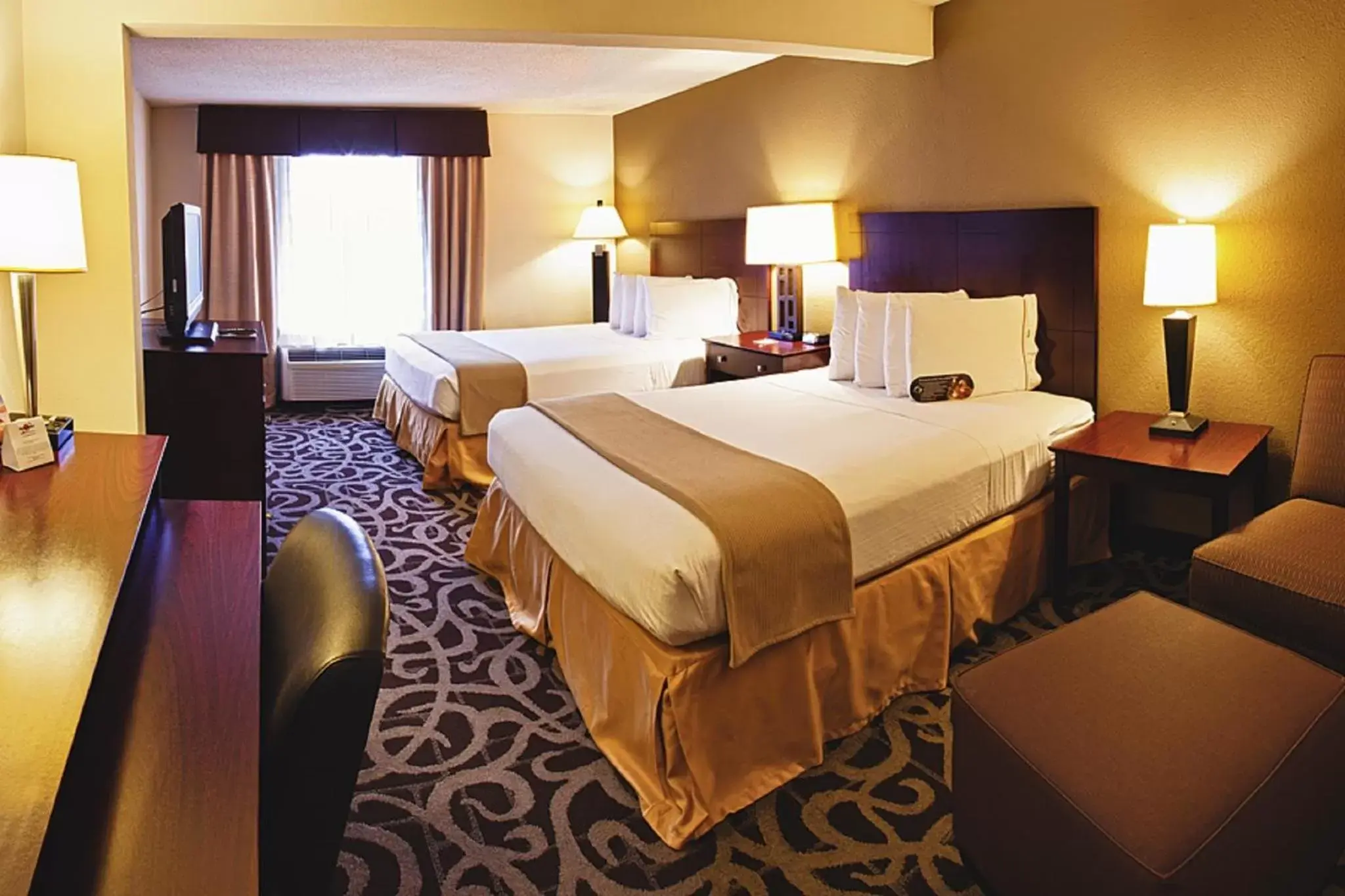 Photo of the whole room, Room Photo in Holiday Inn Express Murfreesboro Central, an IHG Hotel