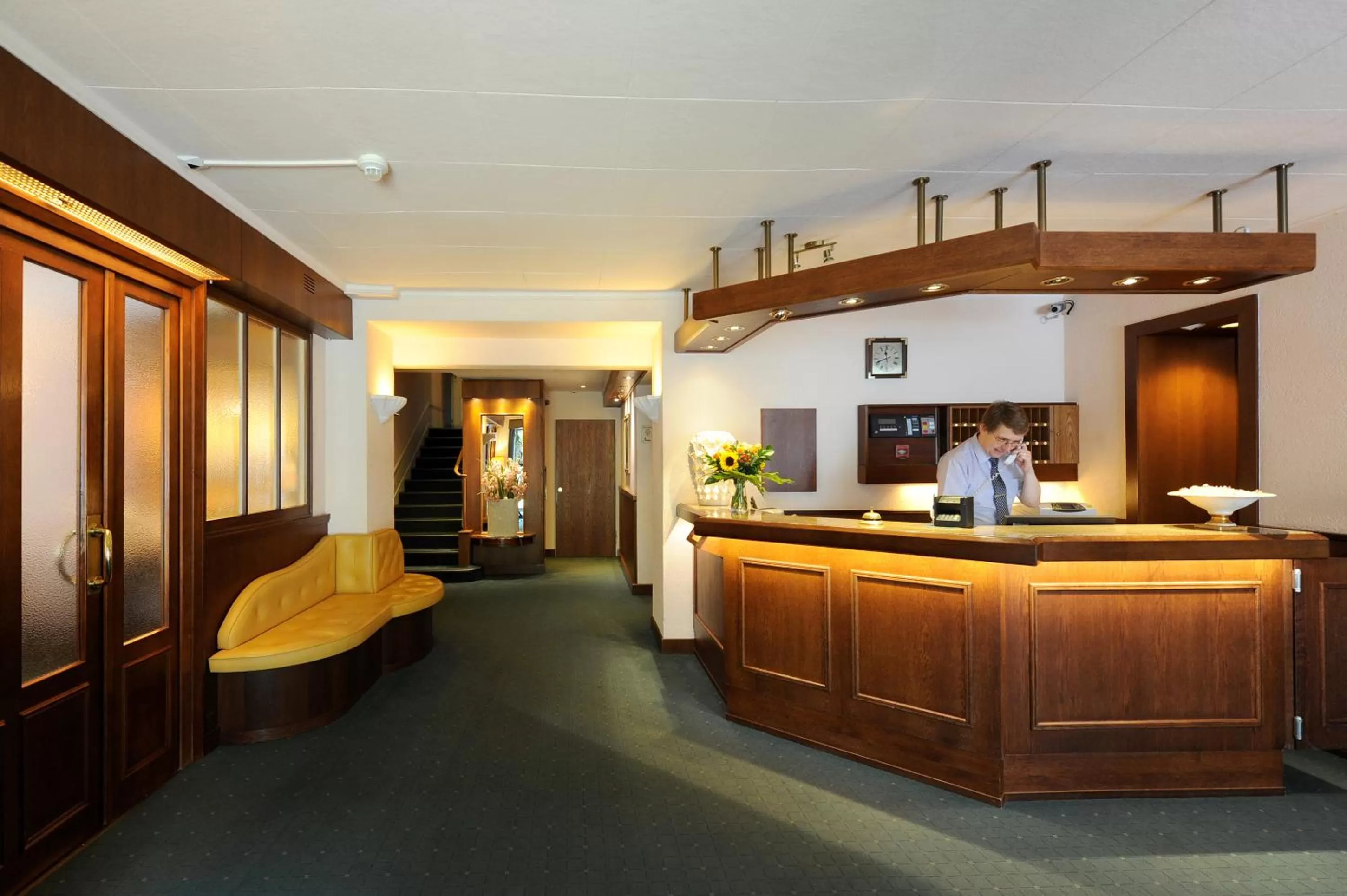 Lobby or reception in Elite