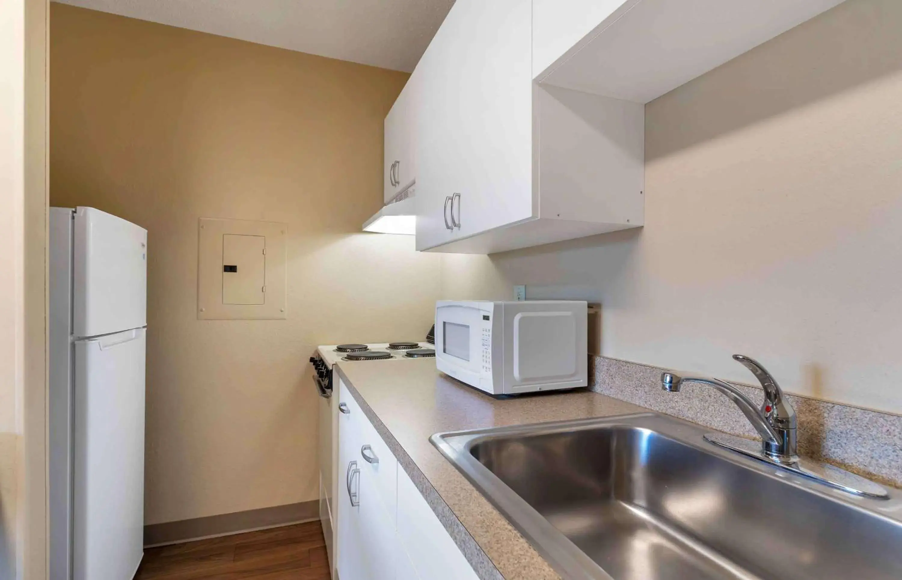 Bedroom, Kitchen/Kitchenette in Extended Stay America Suites - Knoxville - West Hills