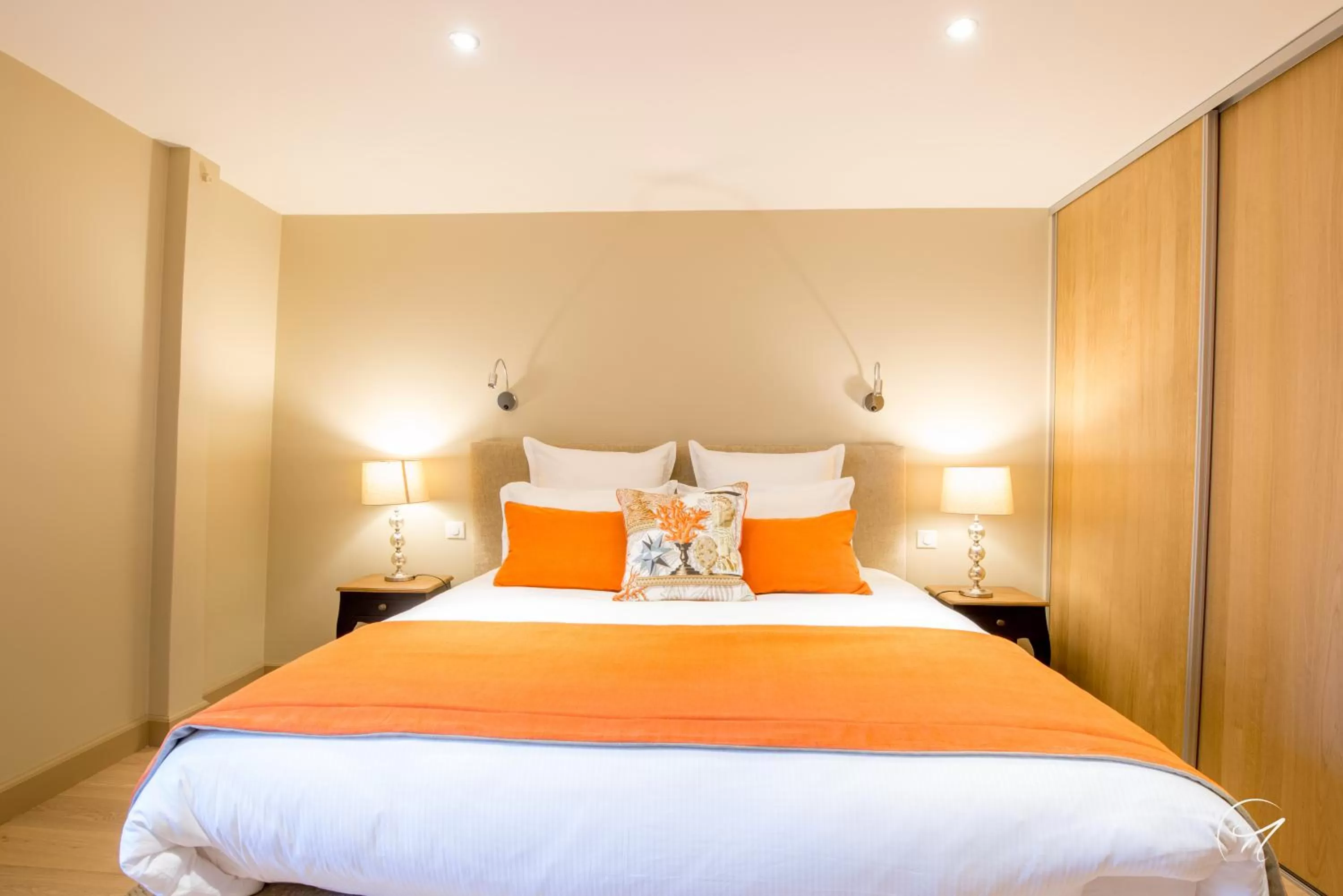 Photo of the whole room, Bed in Les Suites du Champagne de Venoge