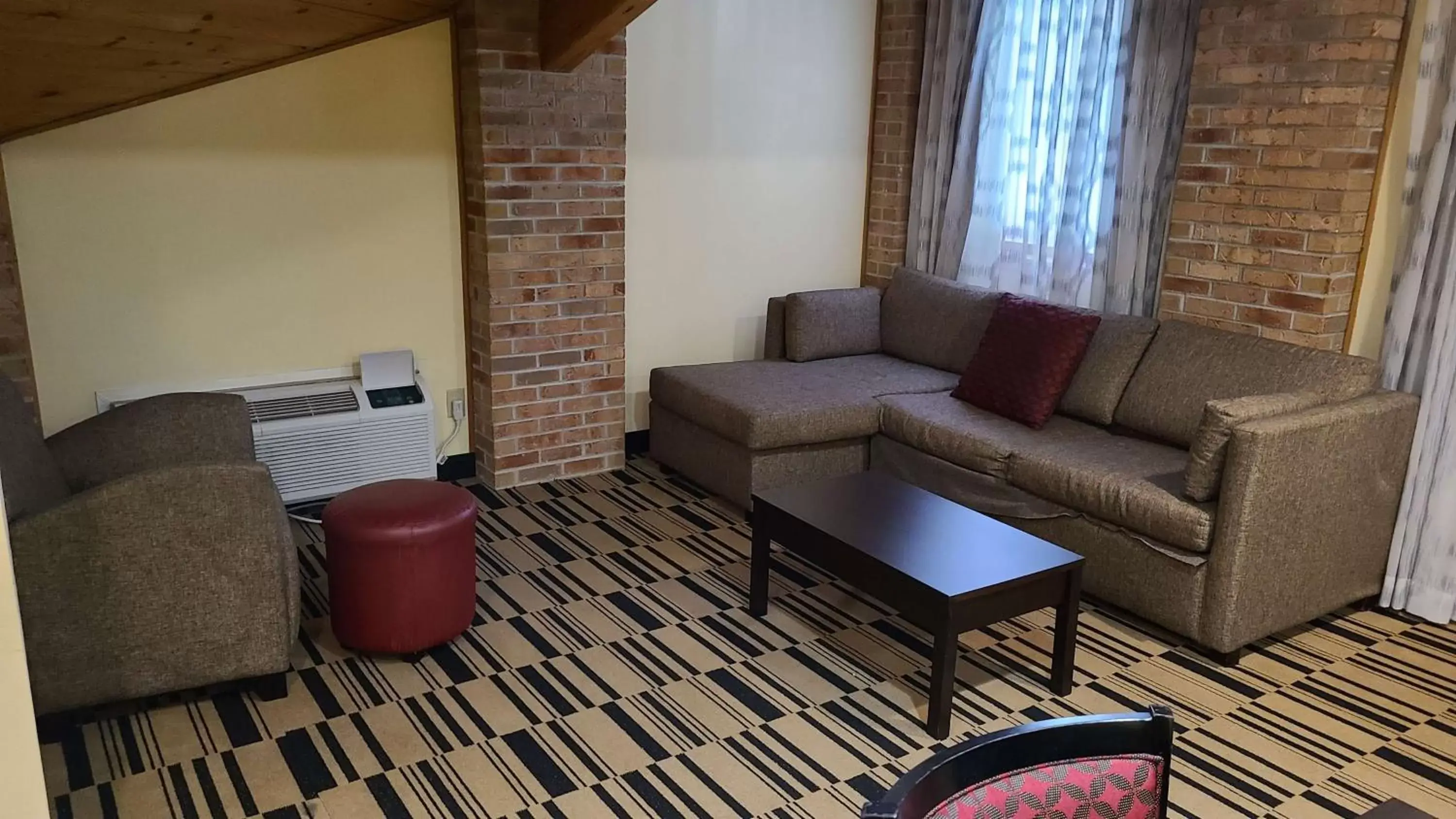 Bedroom, Seating Area in Best Western Shippensburg