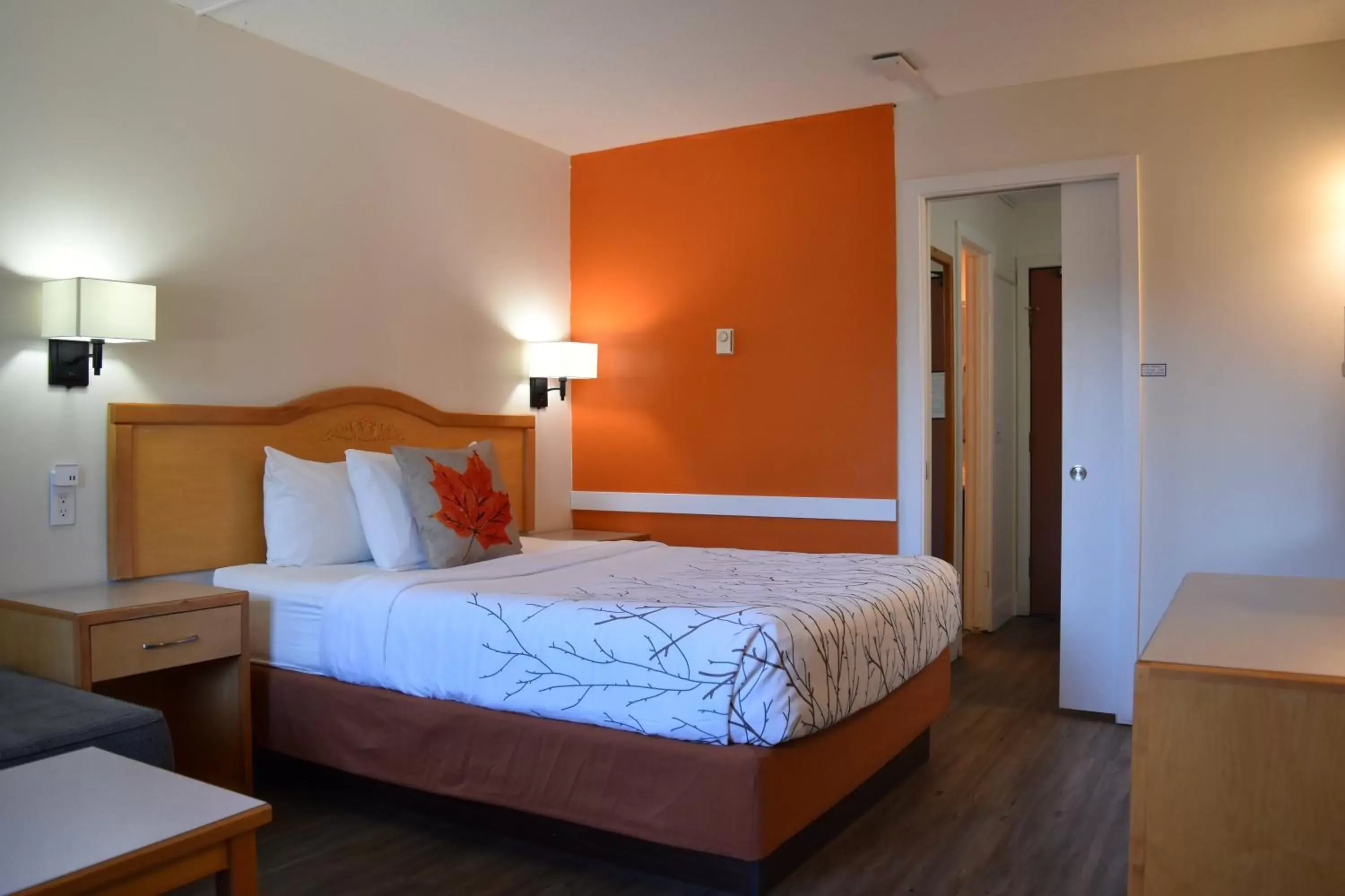 Bedroom, Bed in Canadas Best Value Inn & Suites-Castlegar