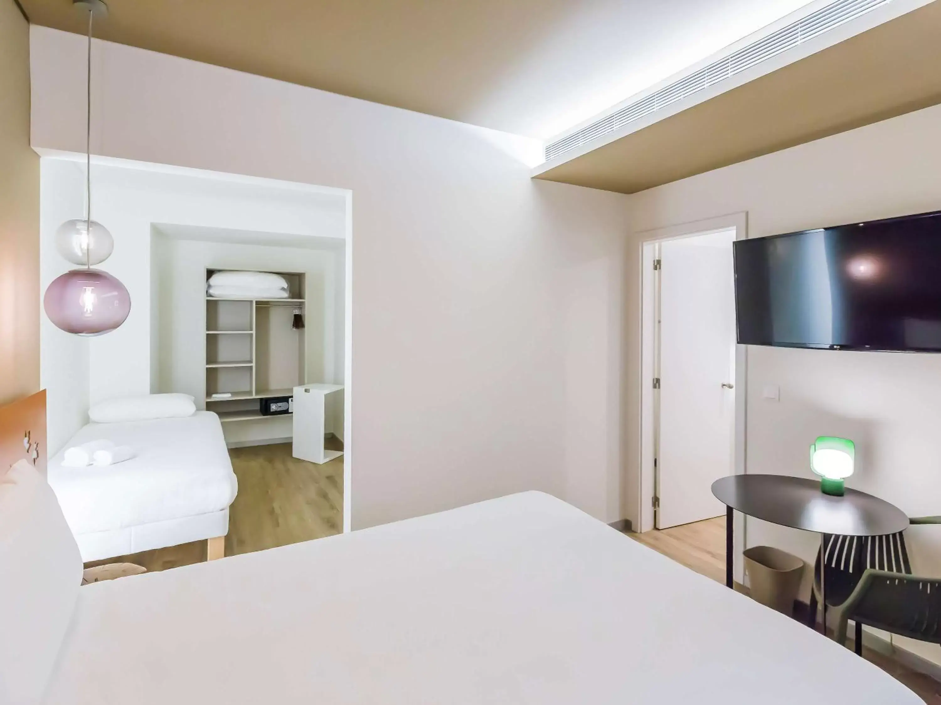 Photo of the whole room, Bed in Ibis Styles Lisboa Centro Marquês de Pombal