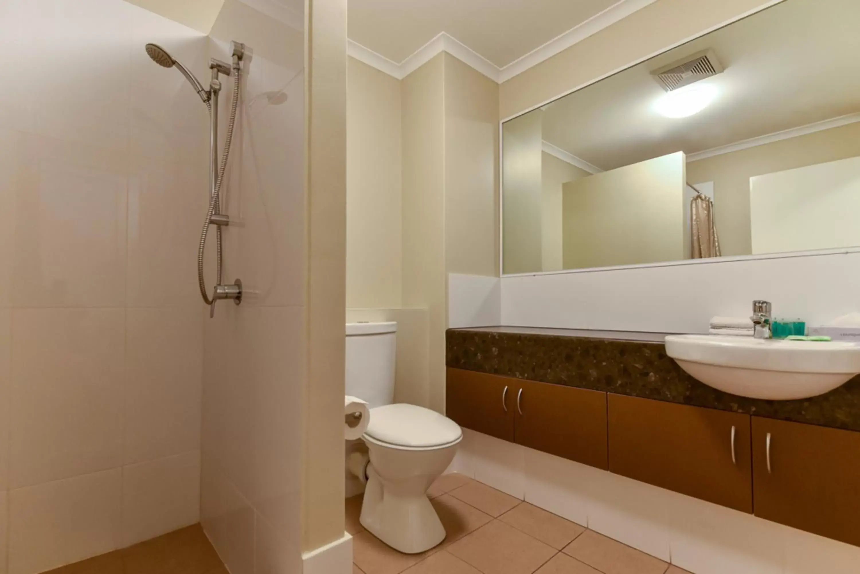 Toilet, Bathroom in Sanno Marracoonda Perth Airport Hotel
