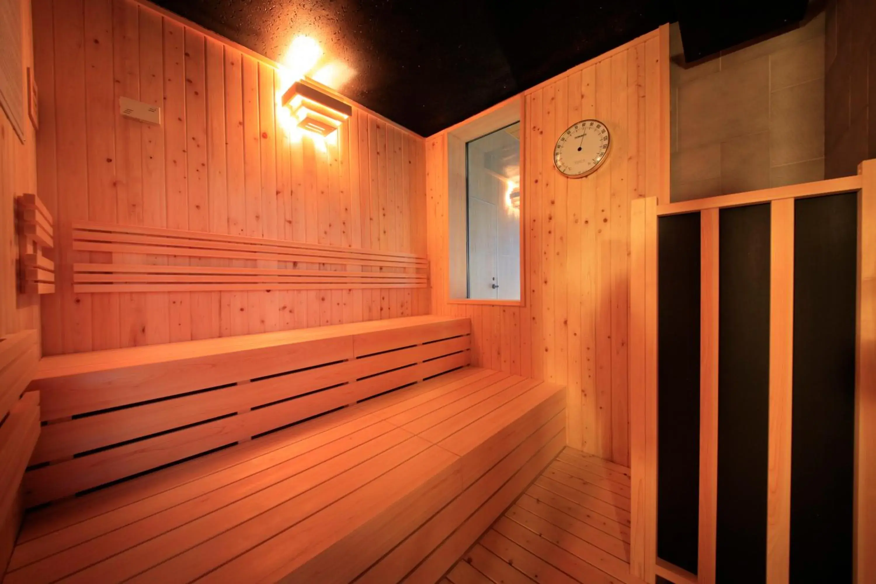 Sauna in Candeo Hotels Tokyo Shimbashi