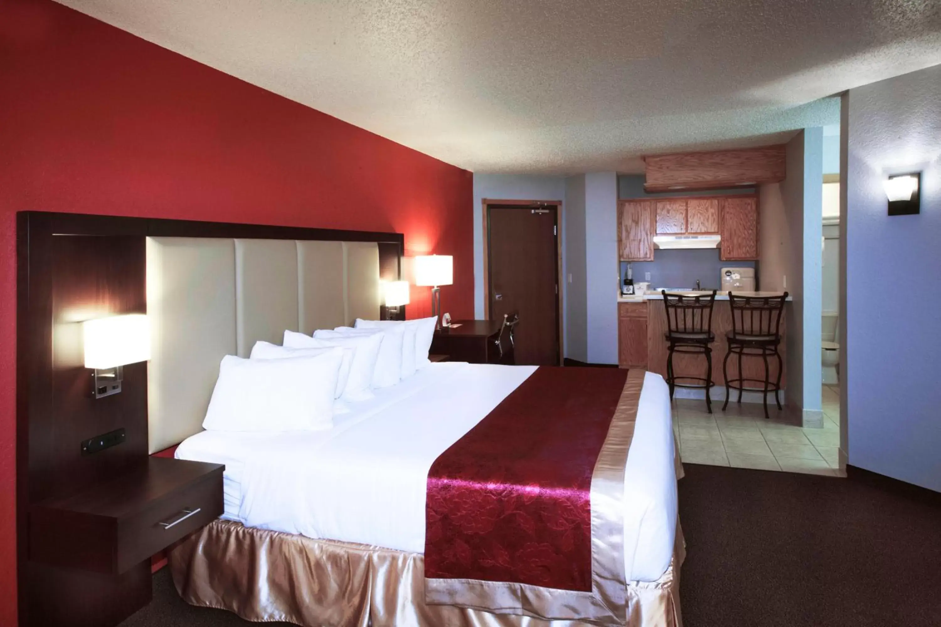 Bed in Ramada by Wyndham Keystone Near Mt Rushmore